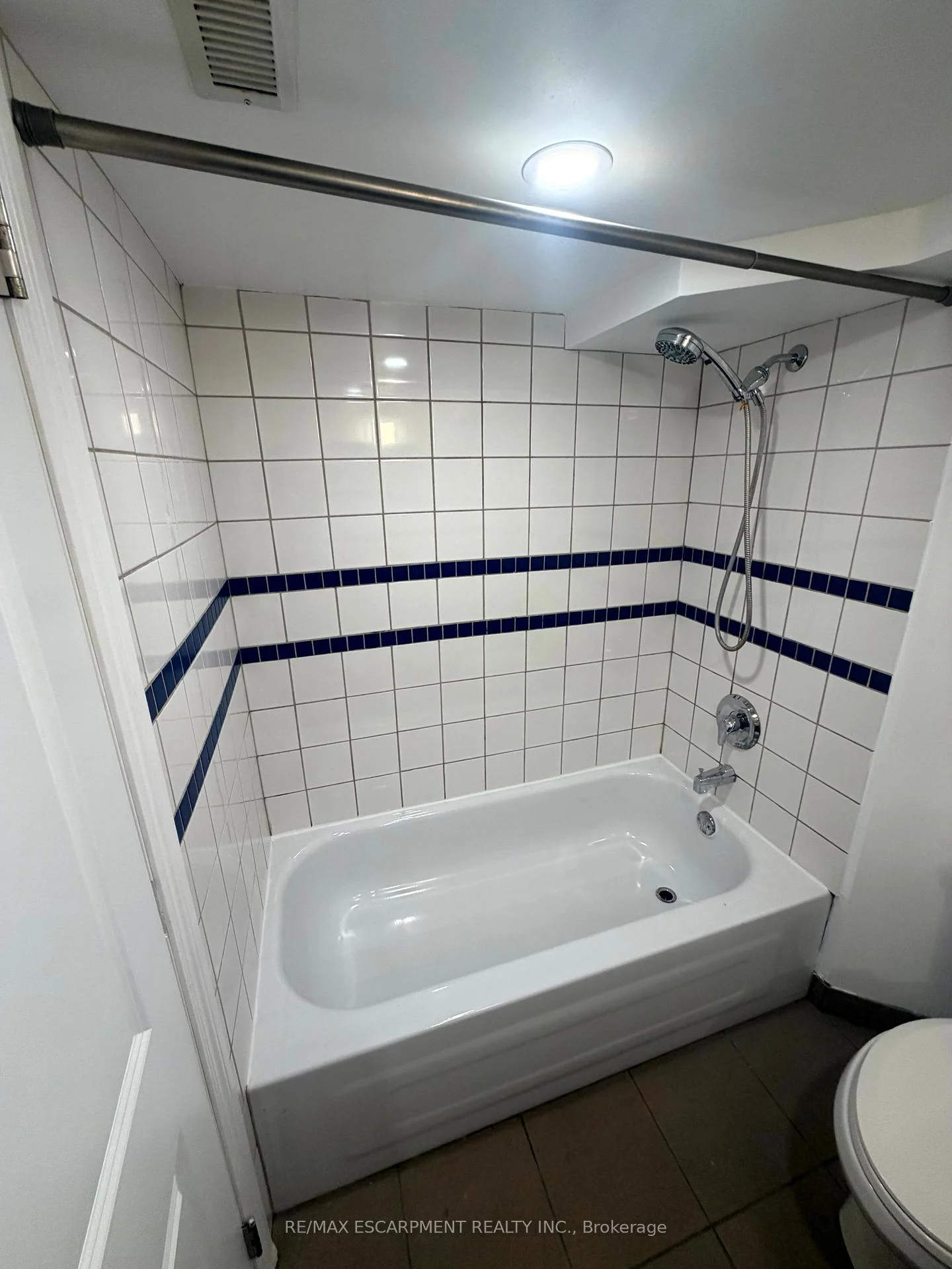 Photo 35 of Unit Lower Level, 98 Limeridge Road E, Hamilton, Greeningdon — HOMEH