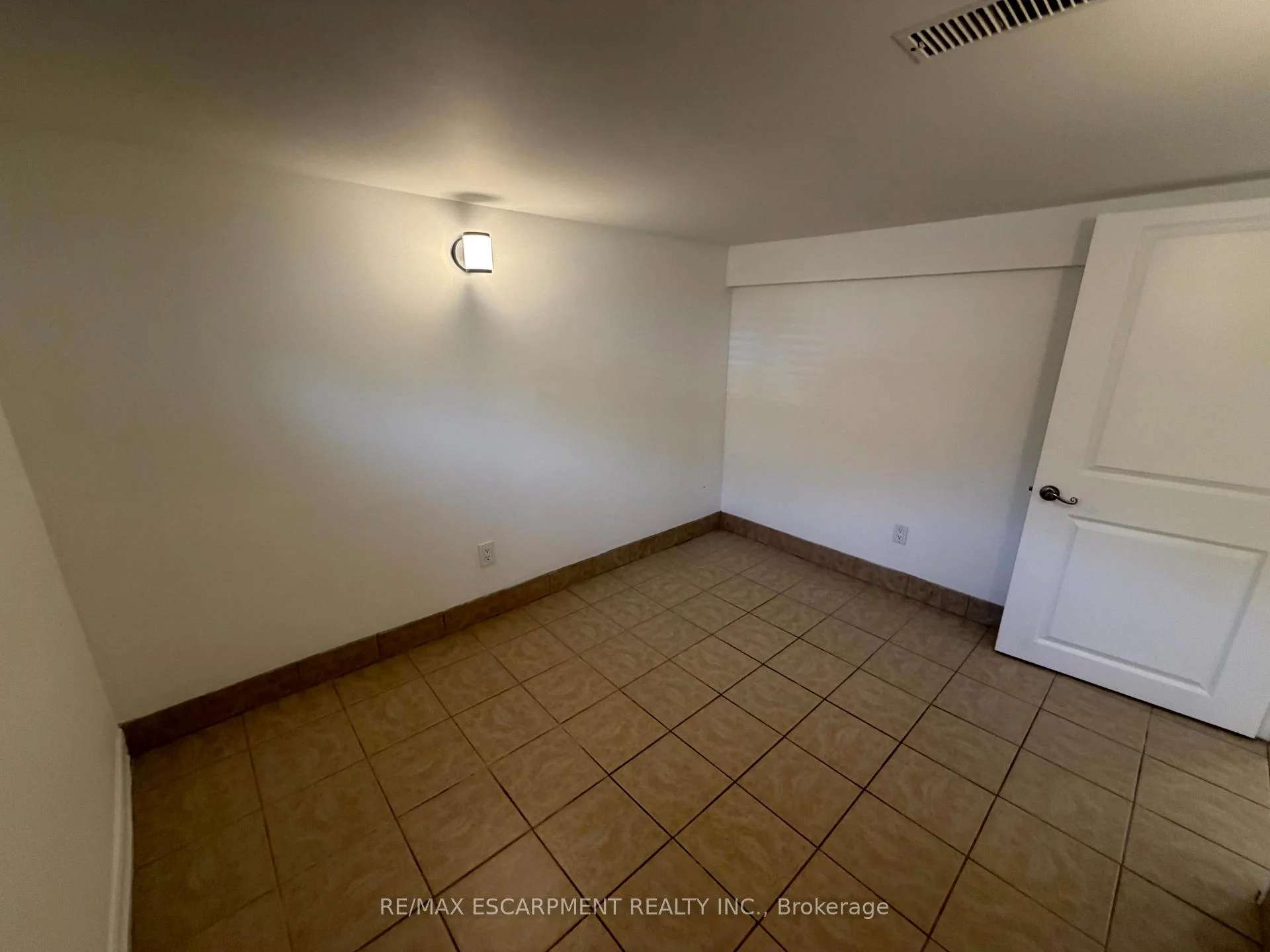Photo 42 of Unit Lower Level, 98 Limeridge Road E, Hamilton, Greeningdon — HOMEH
