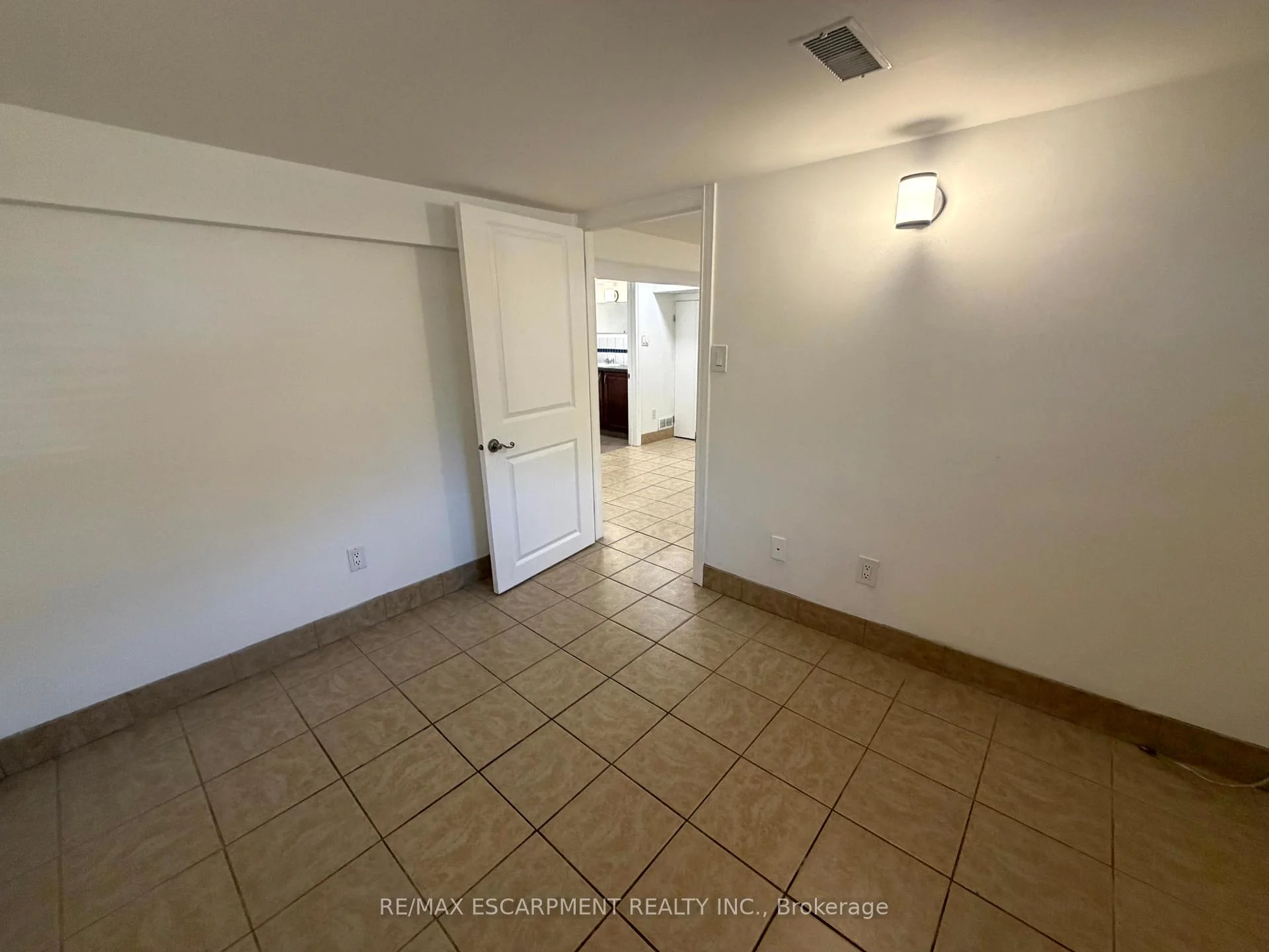 Photo 43 of Unit Lower Level, 98 Limeridge Road E, Hamilton, Greeningdon — HOMEH