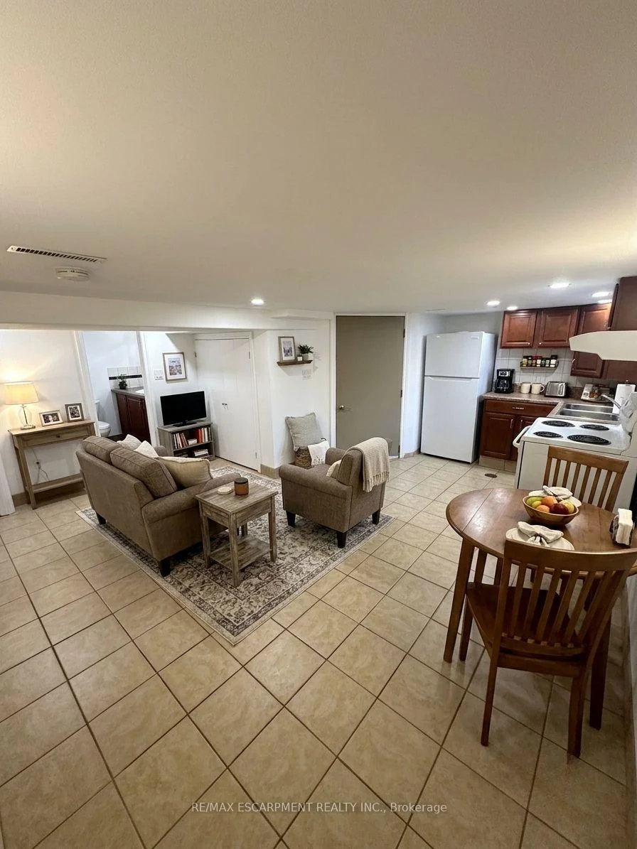 Photo 51 of Unit Lower Level, 98 Limeridge Road E, Hamilton, Greeningdon — HOMEH