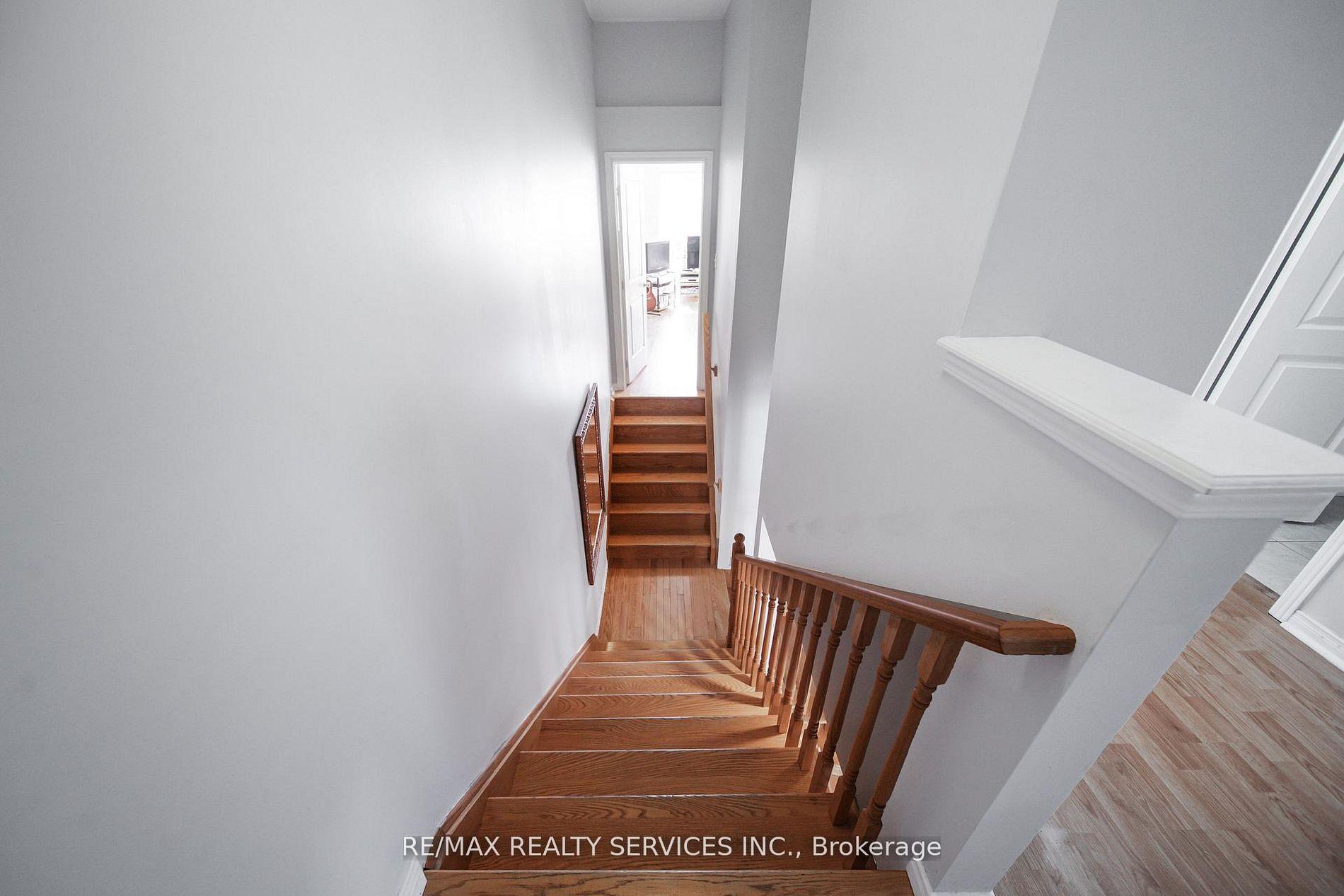 Photo 19 of 81 Roadmaster Lane, Brampton, Fletcher's Meadow — HOMEH