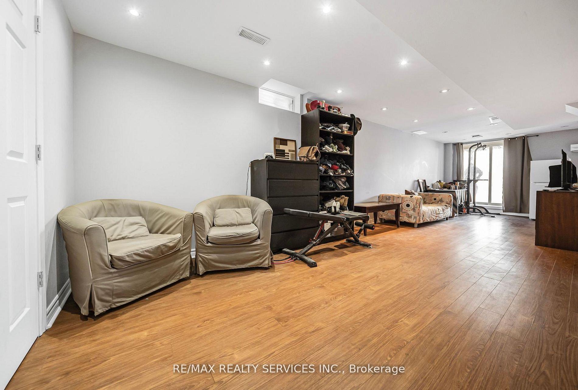 Photo 36 of 81 Roadmaster Lane, Brampton, Fletcher's Meadow — HOMEH