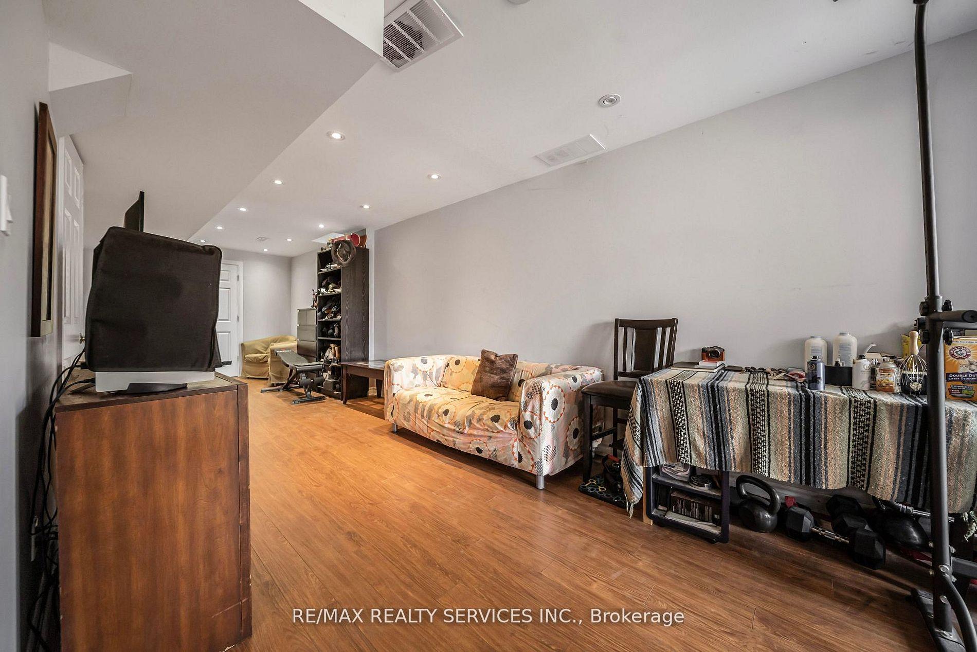 Photo 37 of 81 Roadmaster Lane, Brampton, Fletcher's Meadow — HOMEH
