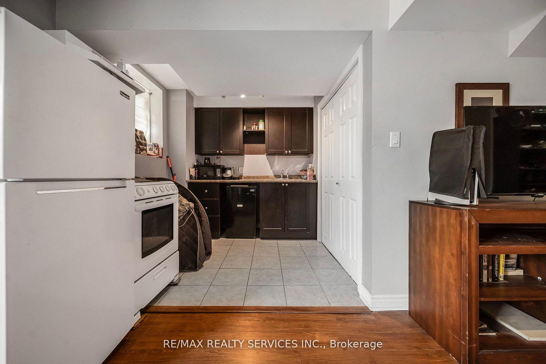 Photo 40 of 81 Roadmaster Lane, Brampton, Fletcher's Meadow — HOMEH