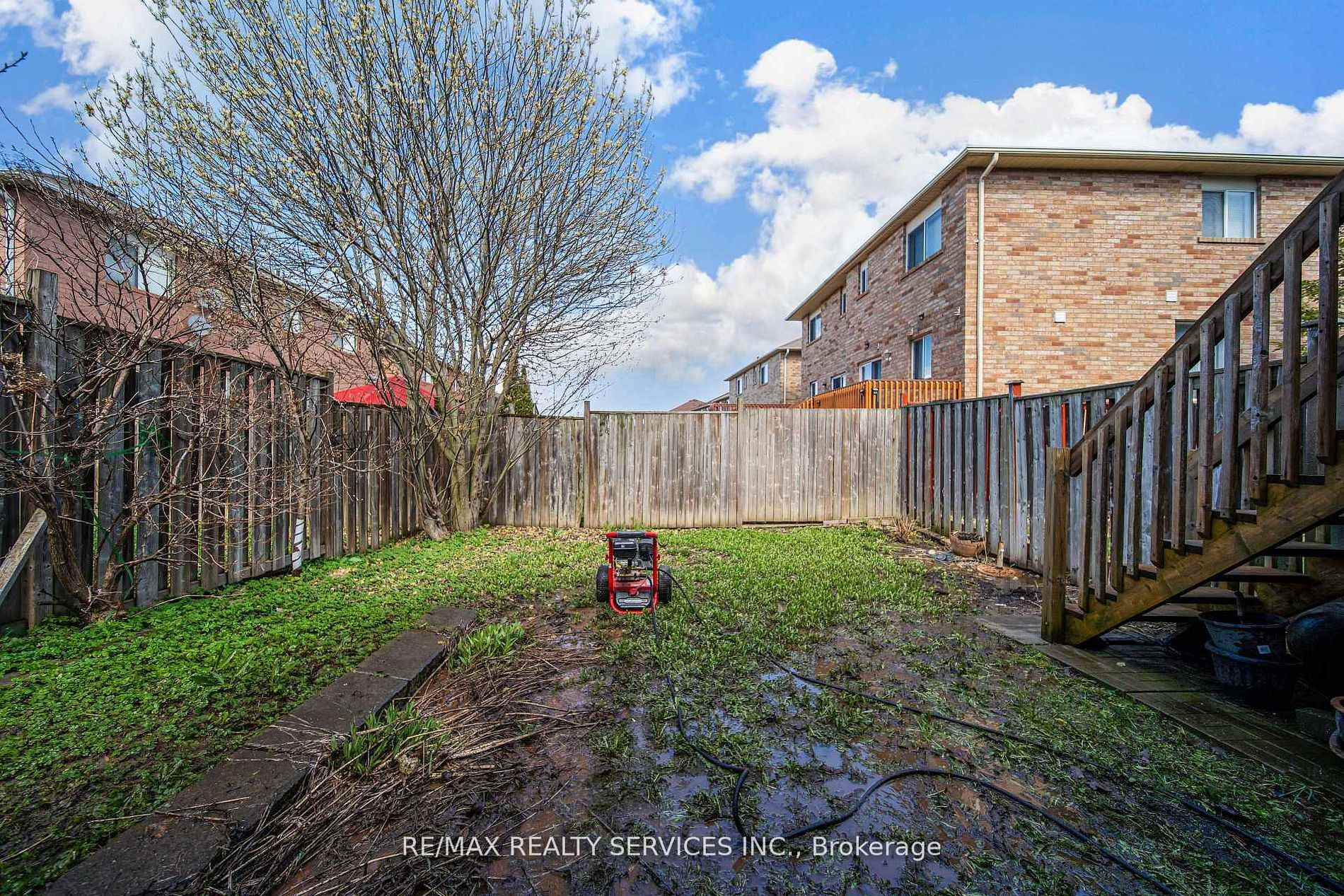 Photo 46 of 81 Roadmaster Lane, Brampton, Fletcher's Meadow — HOMEH