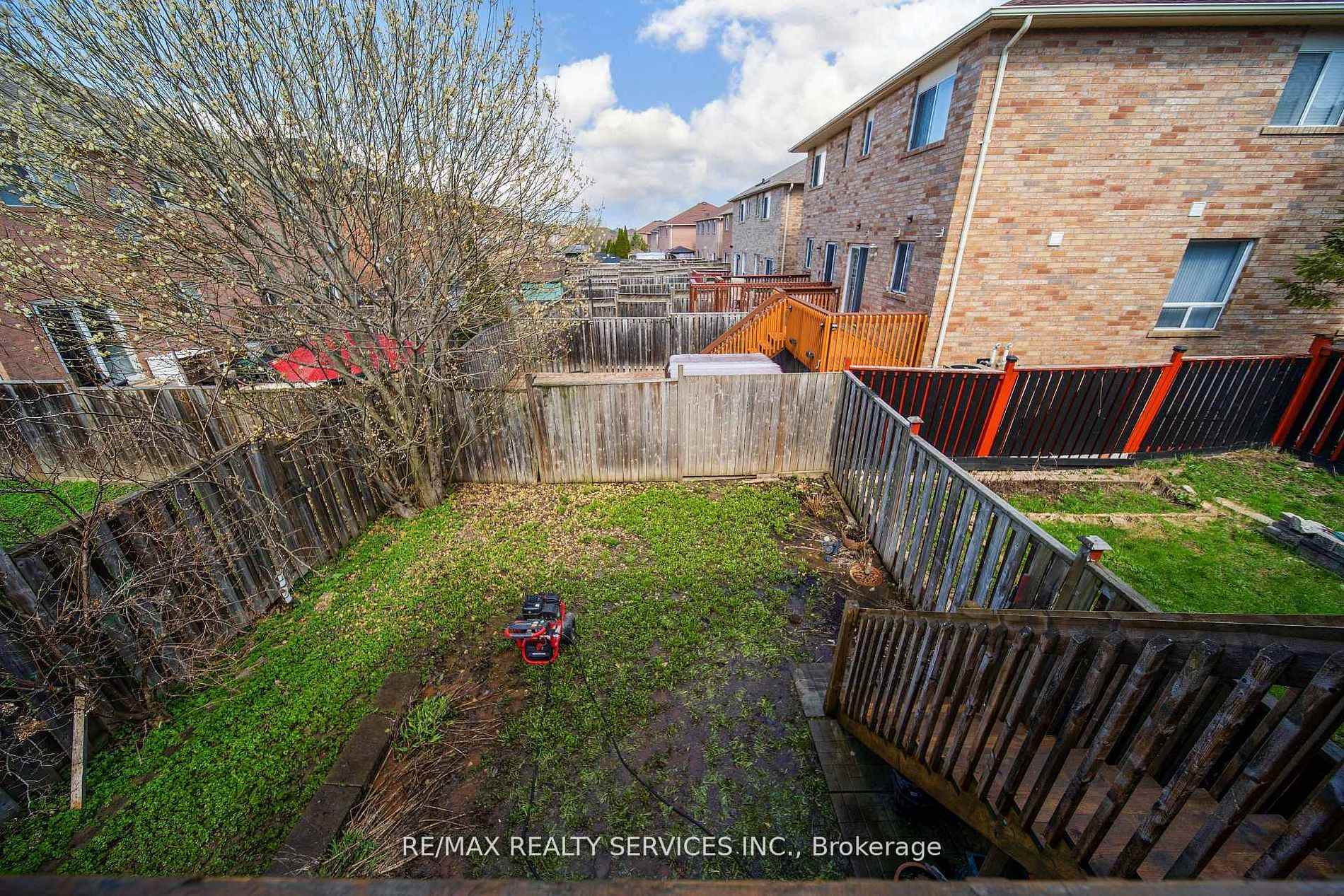 Photo 47 of 81 Roadmaster Lane, Brampton, Fletcher's Meadow — HOMEH