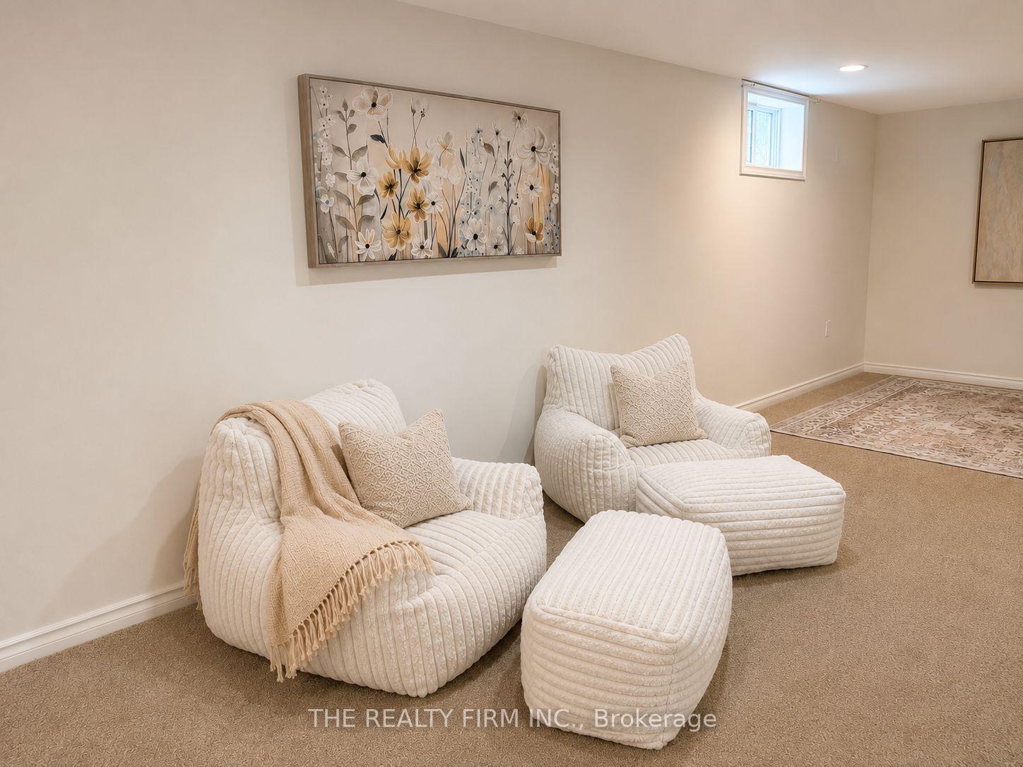 Photo 15 of 1626 Leonard Street, London, East H — HOMEH