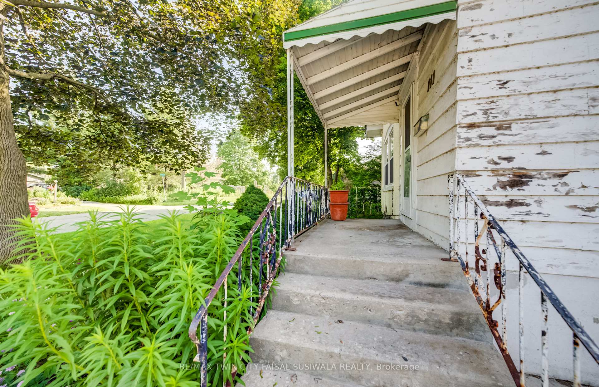 Photo 3 of 111 Pinewood Avenue, Cambridge, Lang's Farm — HOMEH