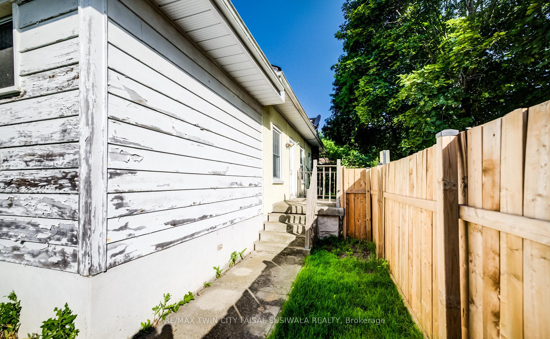 Photo 7 of 111 Pinewood Avenue, Cambridge, Lang's Farm — HOMEH