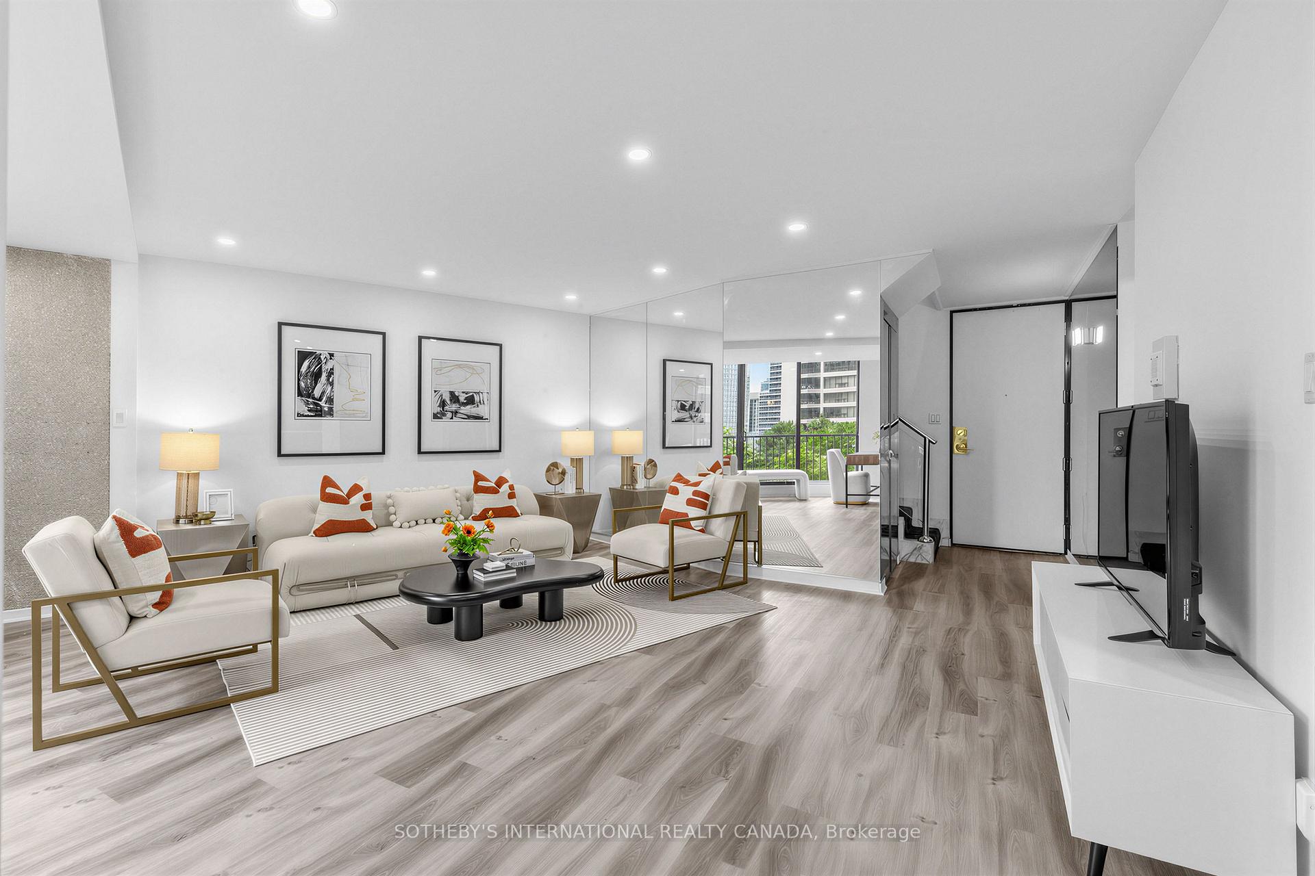 Photo 4 of Unit 1008, 33 Harbour Square, Toronto, Waterfront Communities — HOMEH