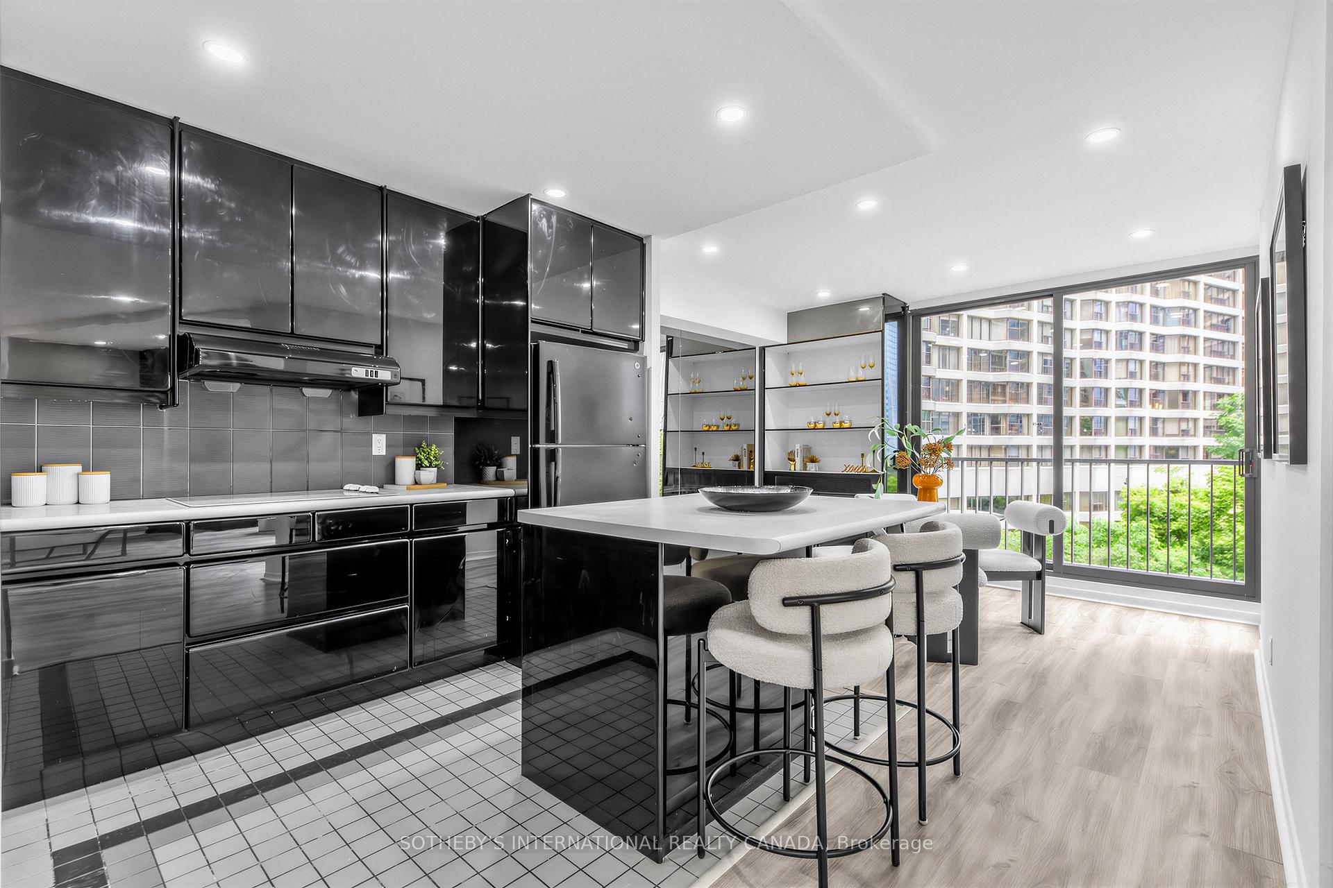 Photo 12 of Unit 1008, 33 Harbour Square, Toronto, Waterfront Communities — HOMEH