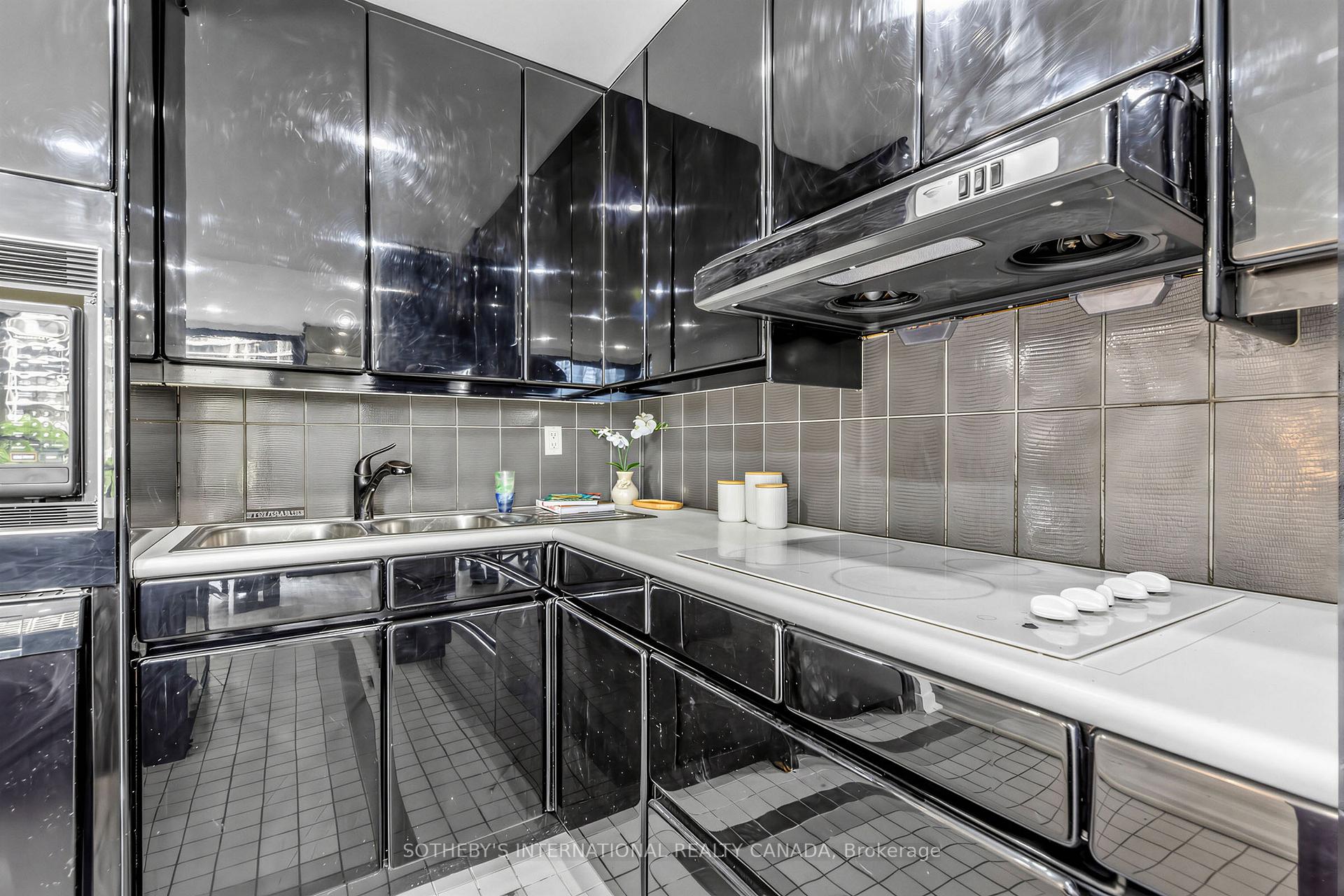 Photo 14 of Unit 1008, 33 Harbour Square, Toronto, Waterfront Communities — HOMEH
