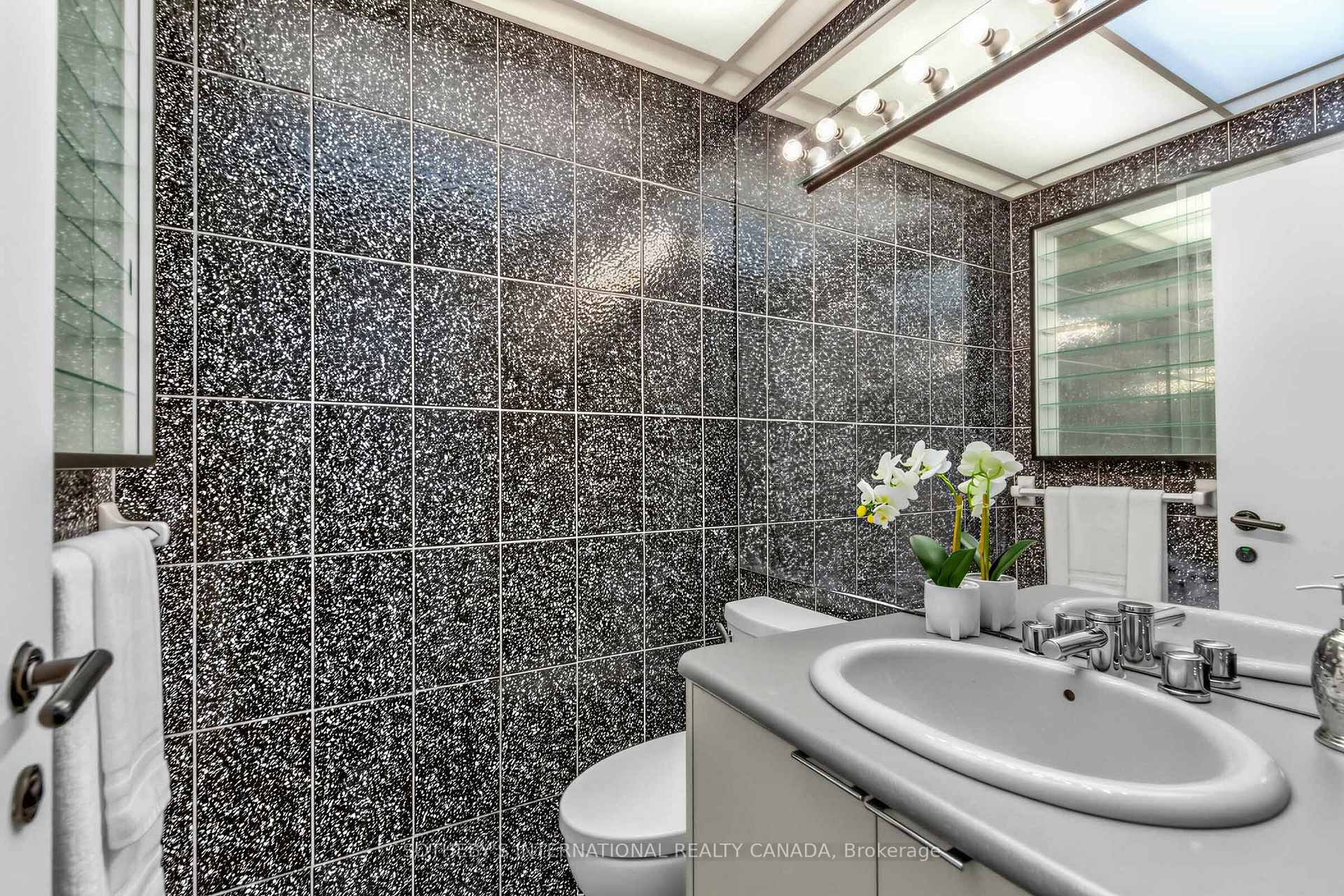 Photo 21 of Unit 1008, 33 Harbour Square, Toronto, Waterfront Communities — HOMEH