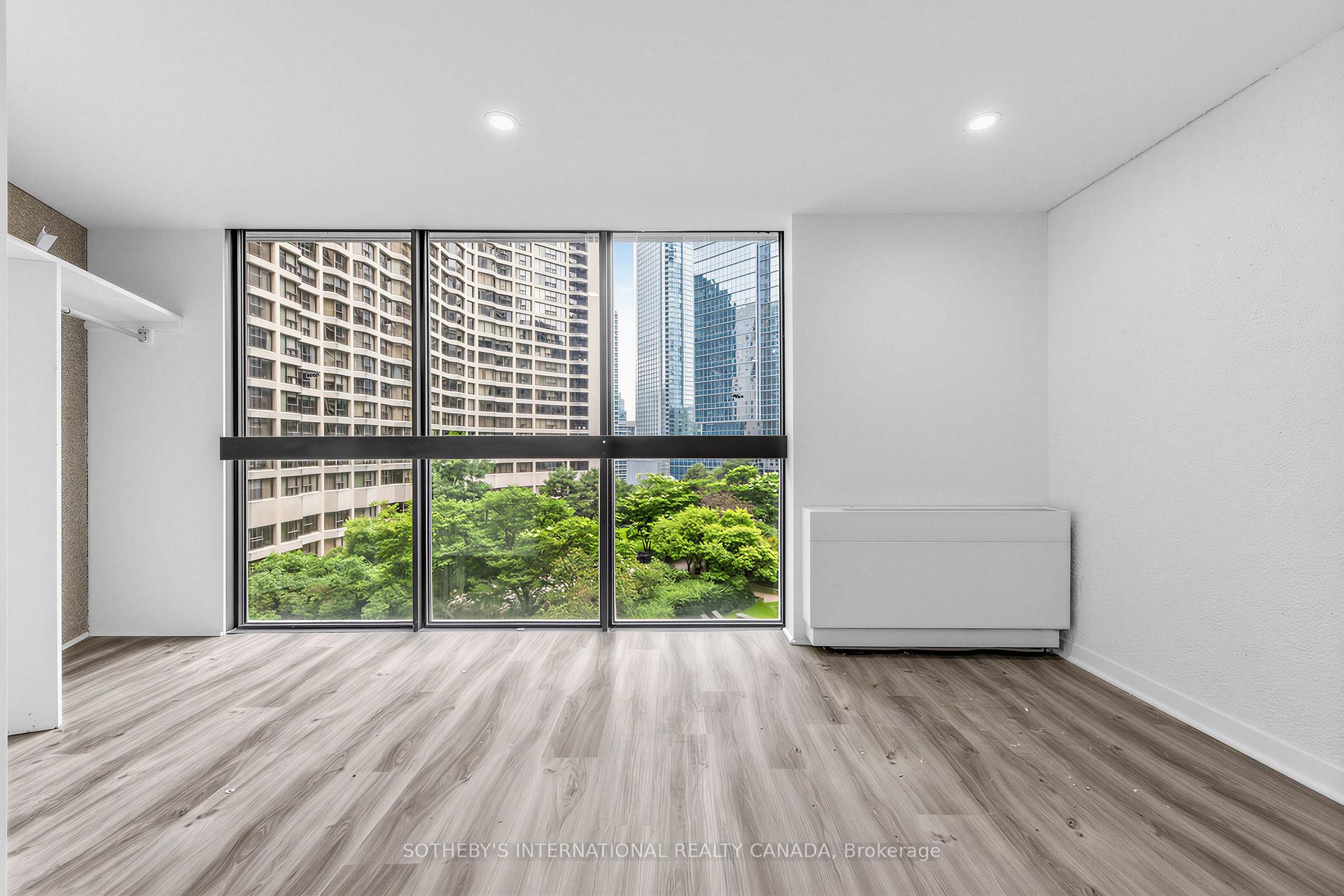 Photo 28 of Unit 1008, 33 Harbour Square, Toronto, Waterfront Communities — HOMEH