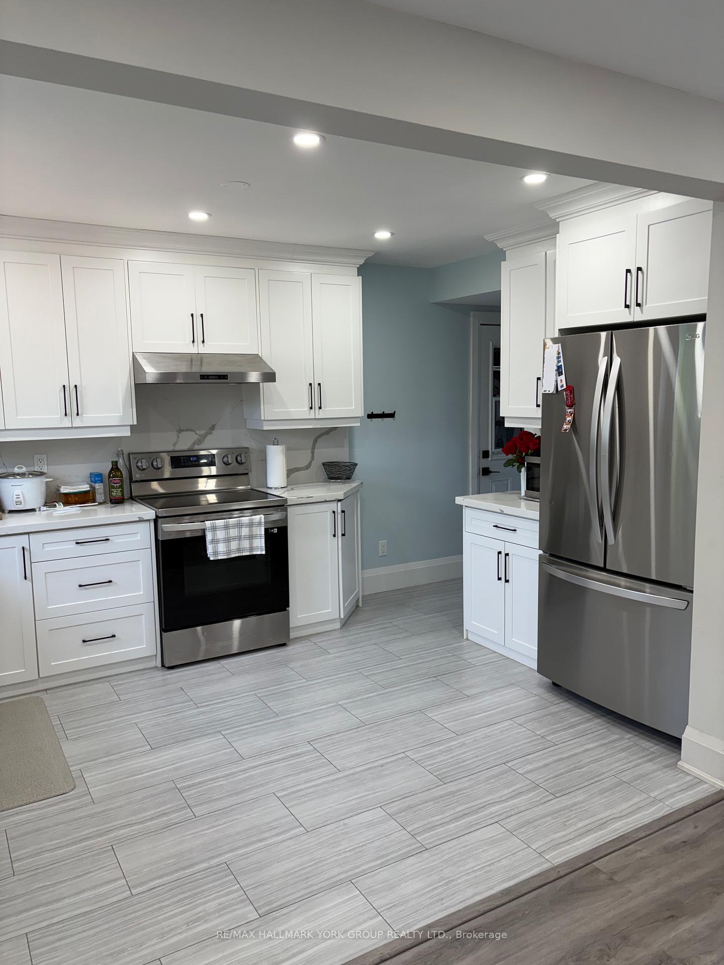 Photo 2 of 276 Glenwoods Avenue, Georgina, Keswick South — HOMEH