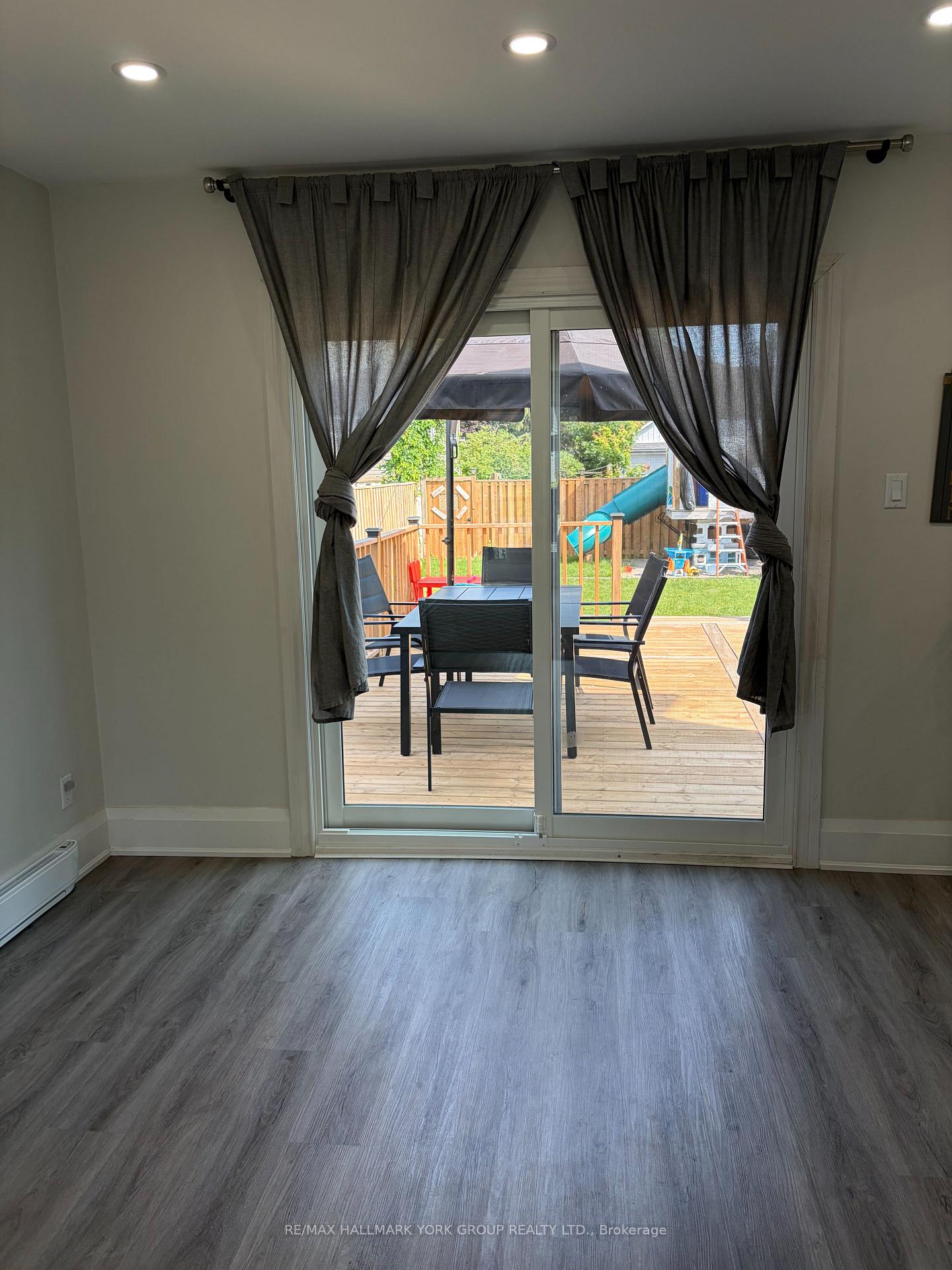 Photo 3 of 276 Glenwoods Avenue, Georgina, Keswick South — HOMEH
