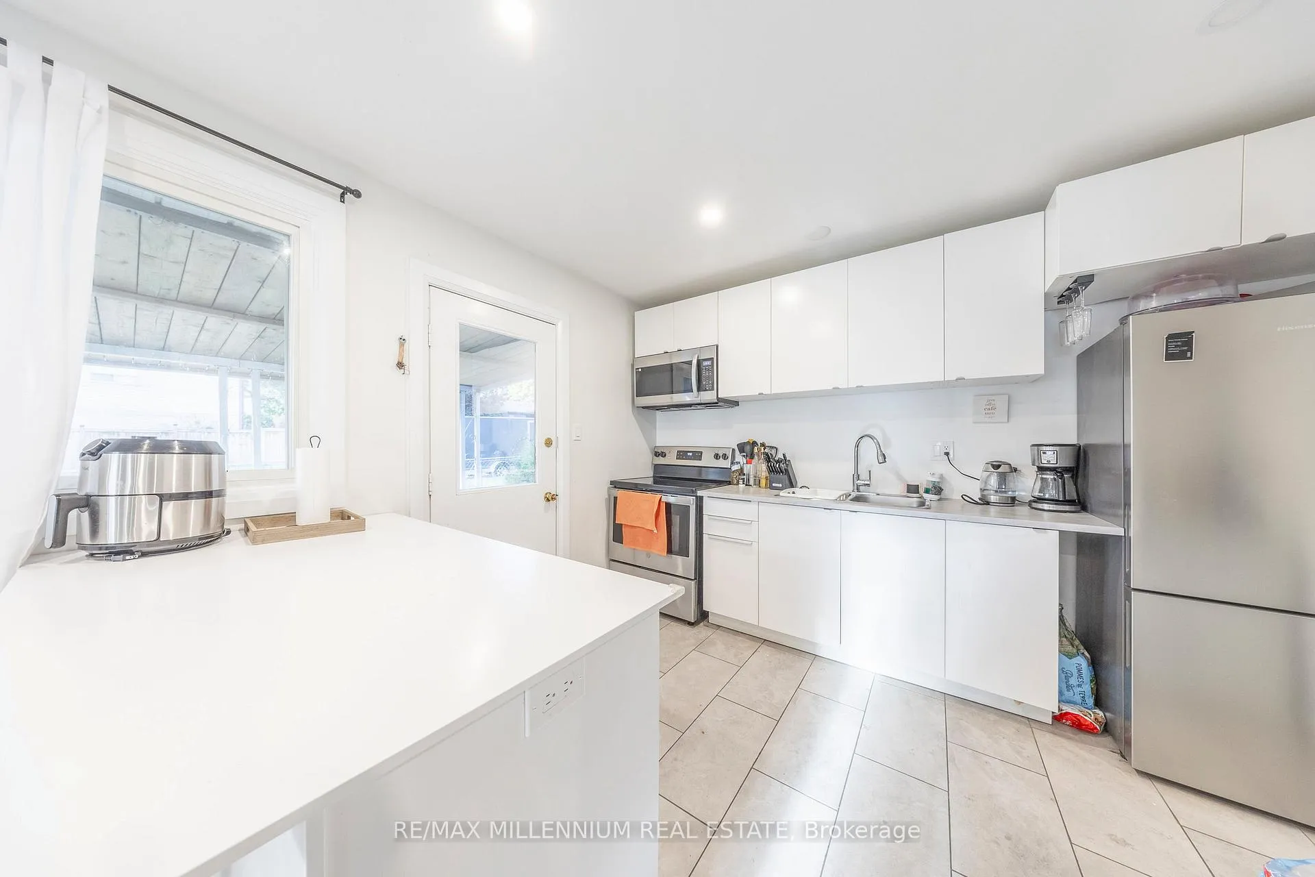 Photo 5 of 44 Oren Boulevard, Barrie, Sunnidale — HOMEH