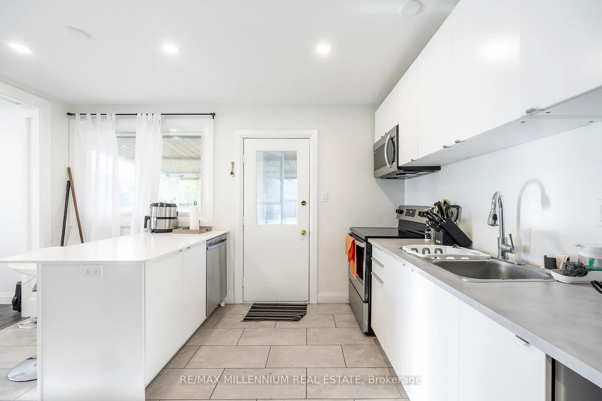 Photo 6 of 44 Oren Boulevard, Barrie, Sunnidale — HOMEH