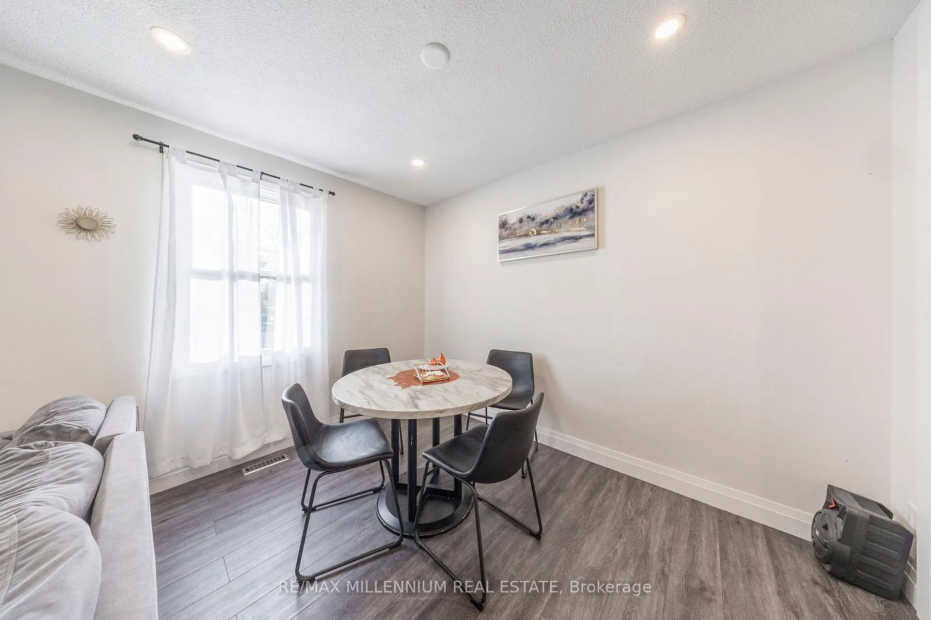 Photo 8 of 44 Oren Boulevard, Barrie, Sunnidale — HOMEH