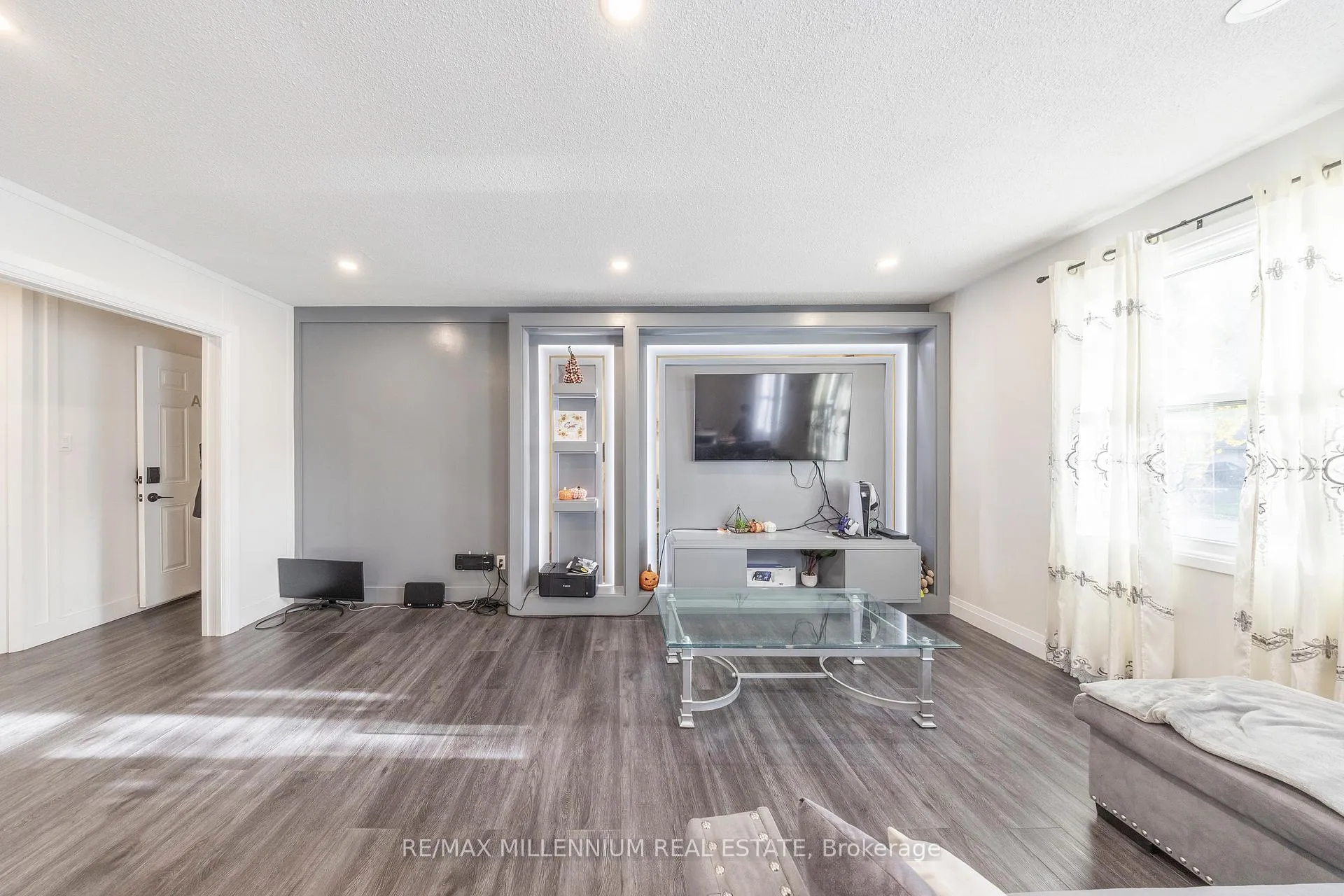 Photo 9 of 44 Oren Boulevard, Barrie, Sunnidale — HOMEH
