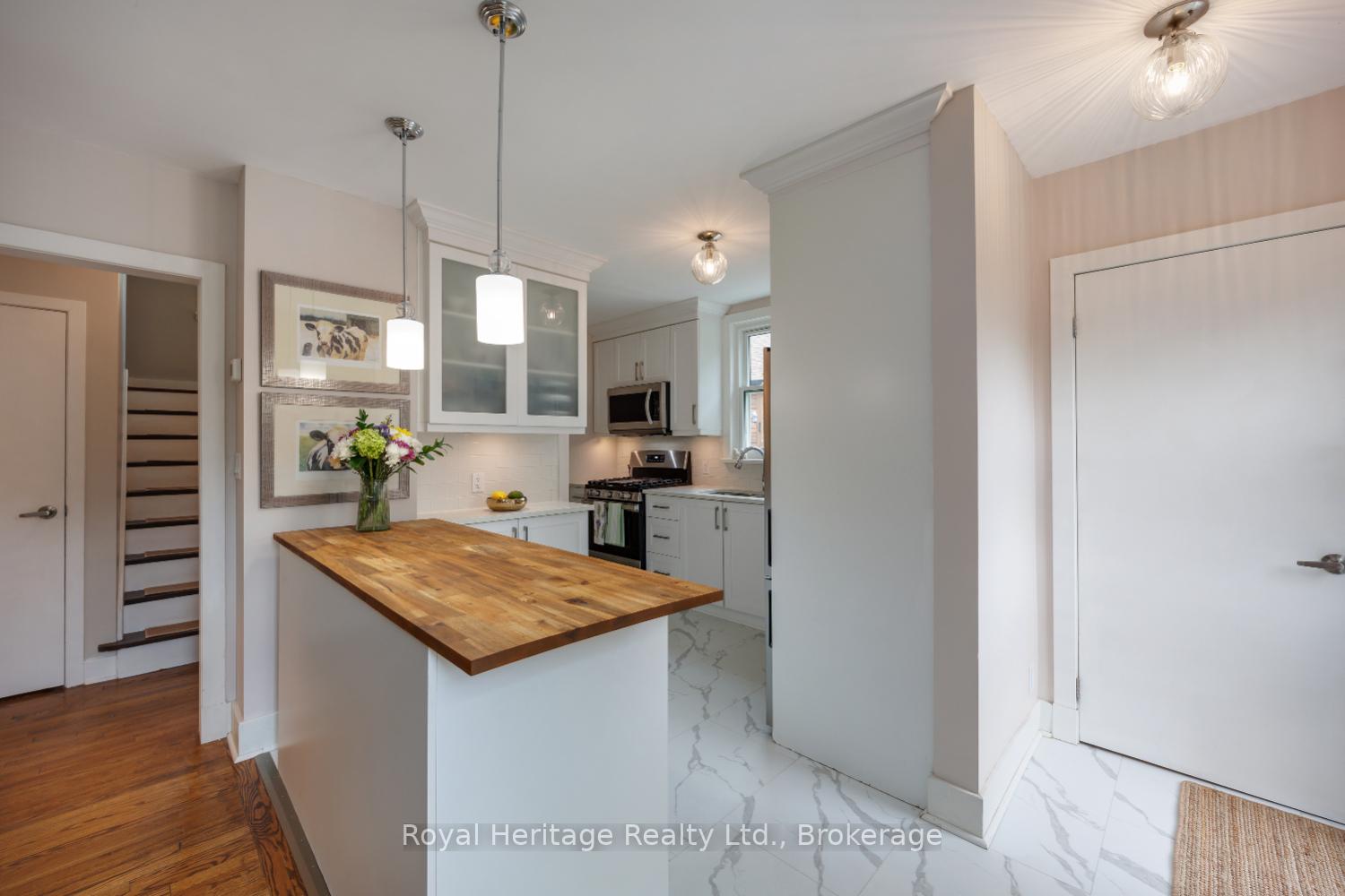 Photo 11 of 4 Jane Street, Clarington, Bowmanville — HOMEH