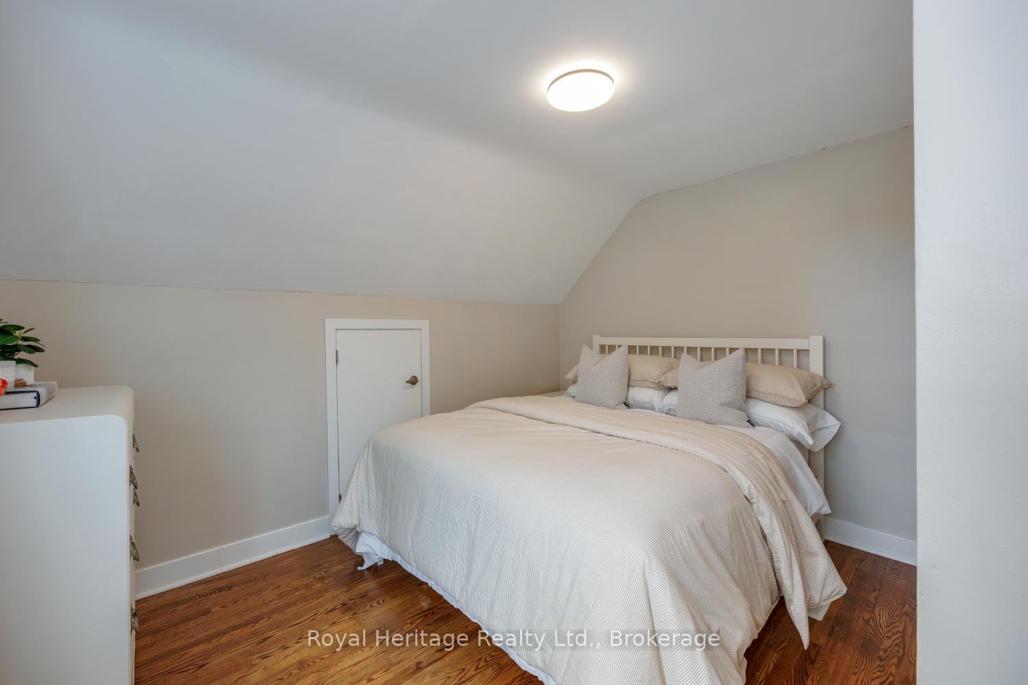 Photo 25 of 4 Jane Street, Clarington, Bowmanville — HOMEH