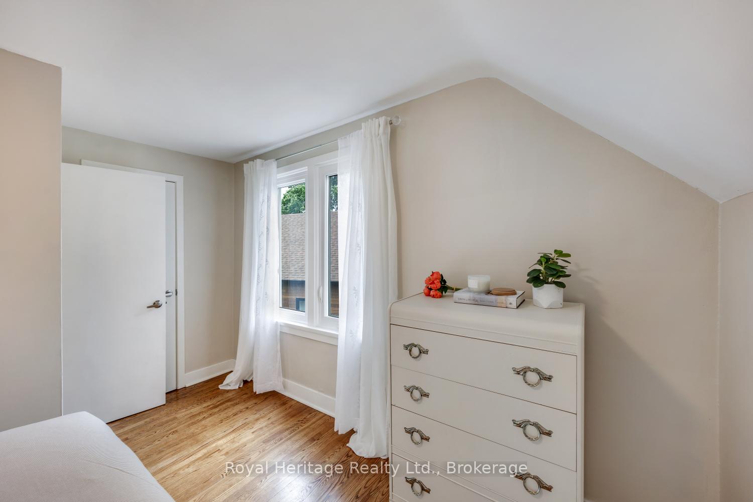 Photo 27 of 4 Jane Street, Clarington, Bowmanville — HOMEH