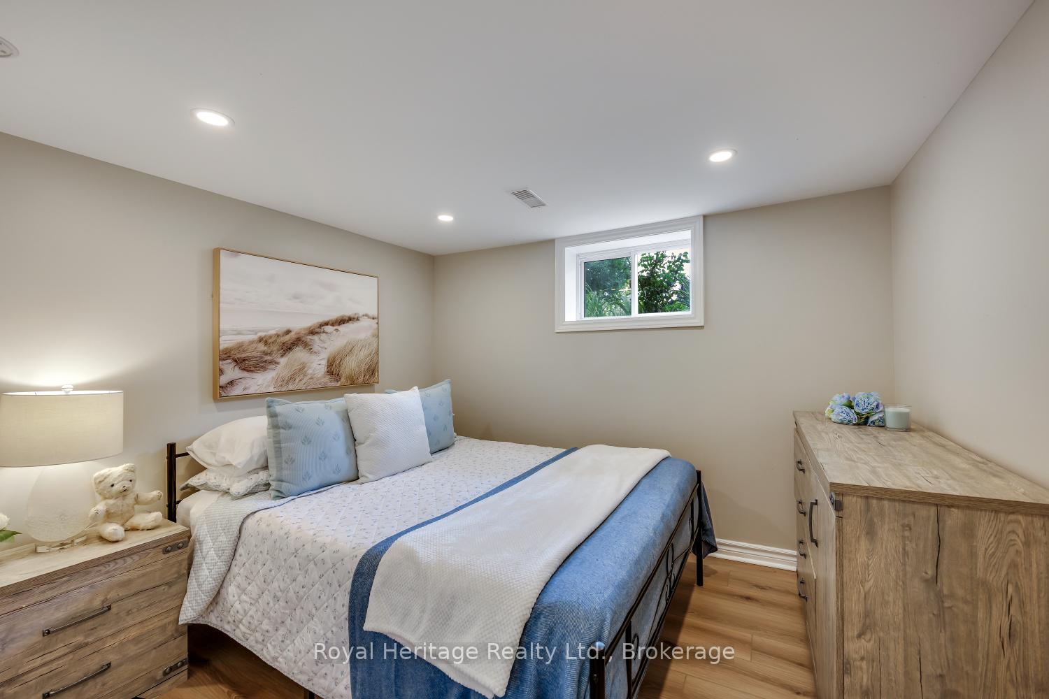 Photo 41 of 4 Jane Street, Clarington, Bowmanville — HOMEH