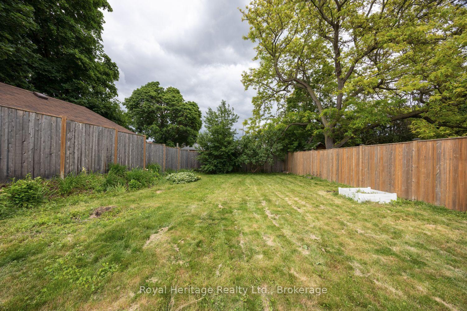 Photo 45 of 4 Jane Street, Clarington, Bowmanville — HOMEH