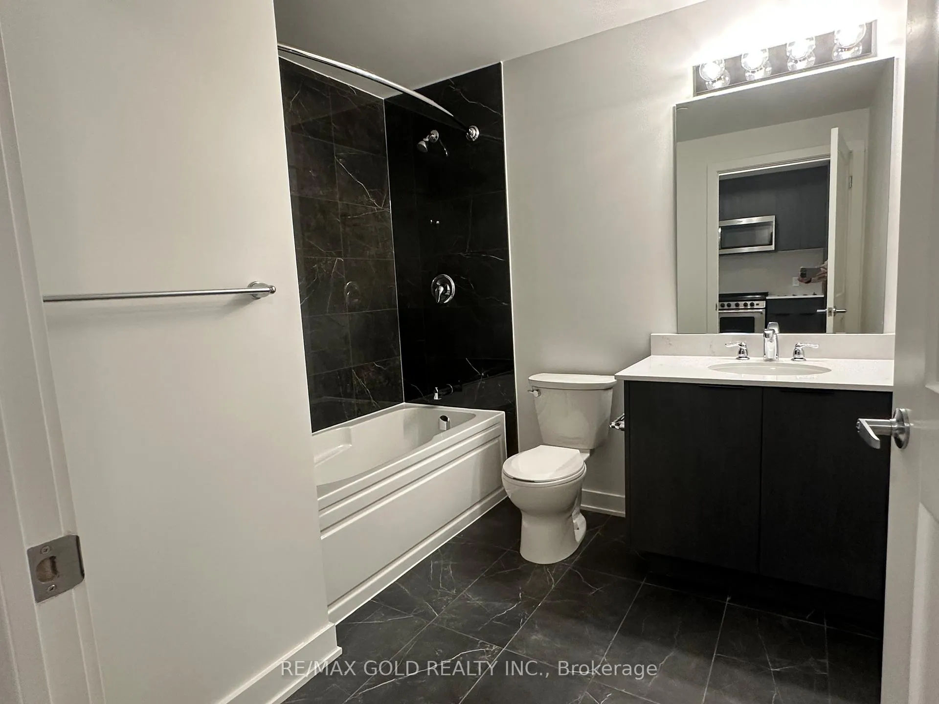Front of Unit 605, 312 Erb Street W