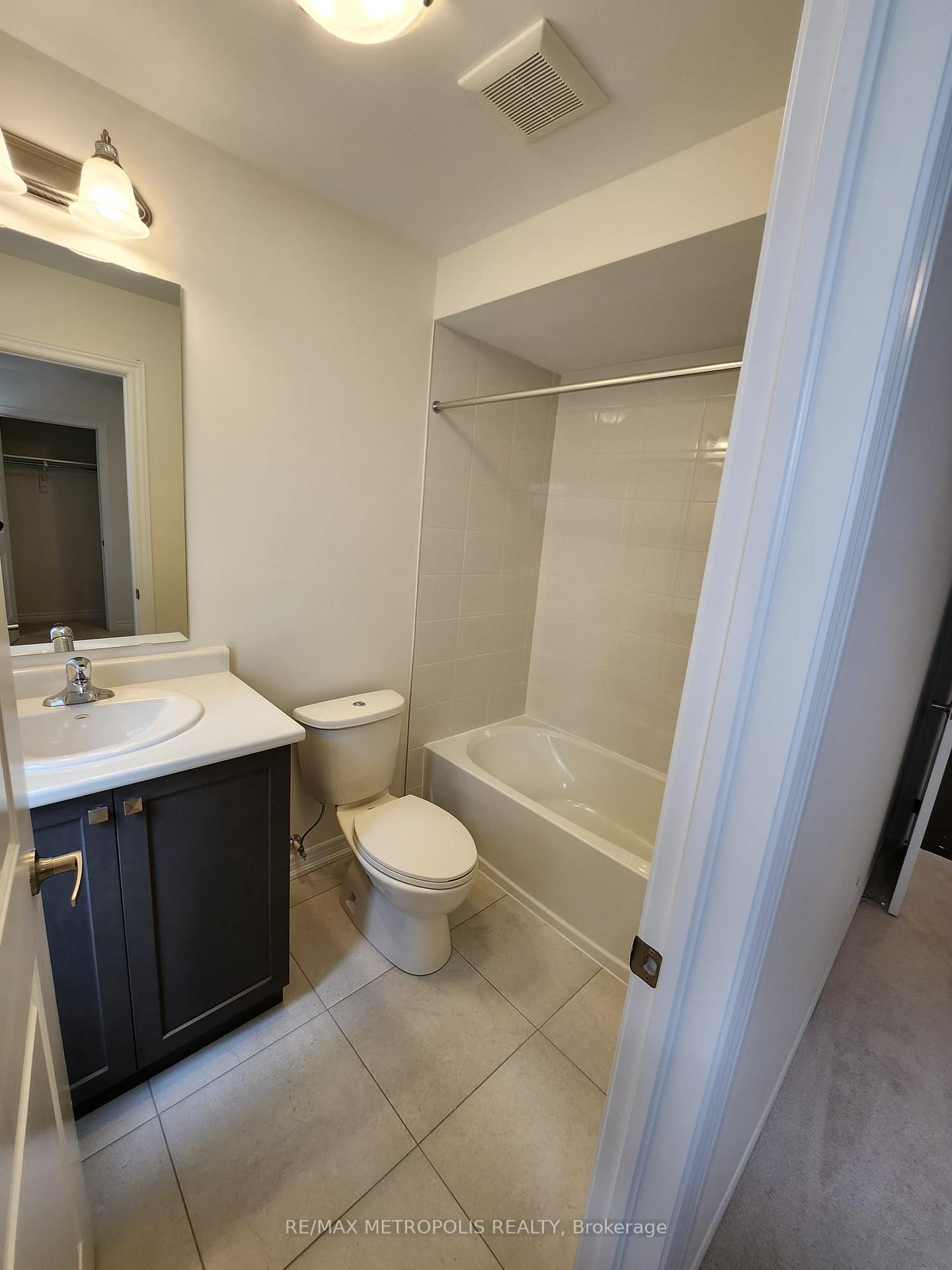 Photo 12 of 15 Georgina Street, Kitchener, Pioneer Park/Doon/Wyldwoods — HOMEH
