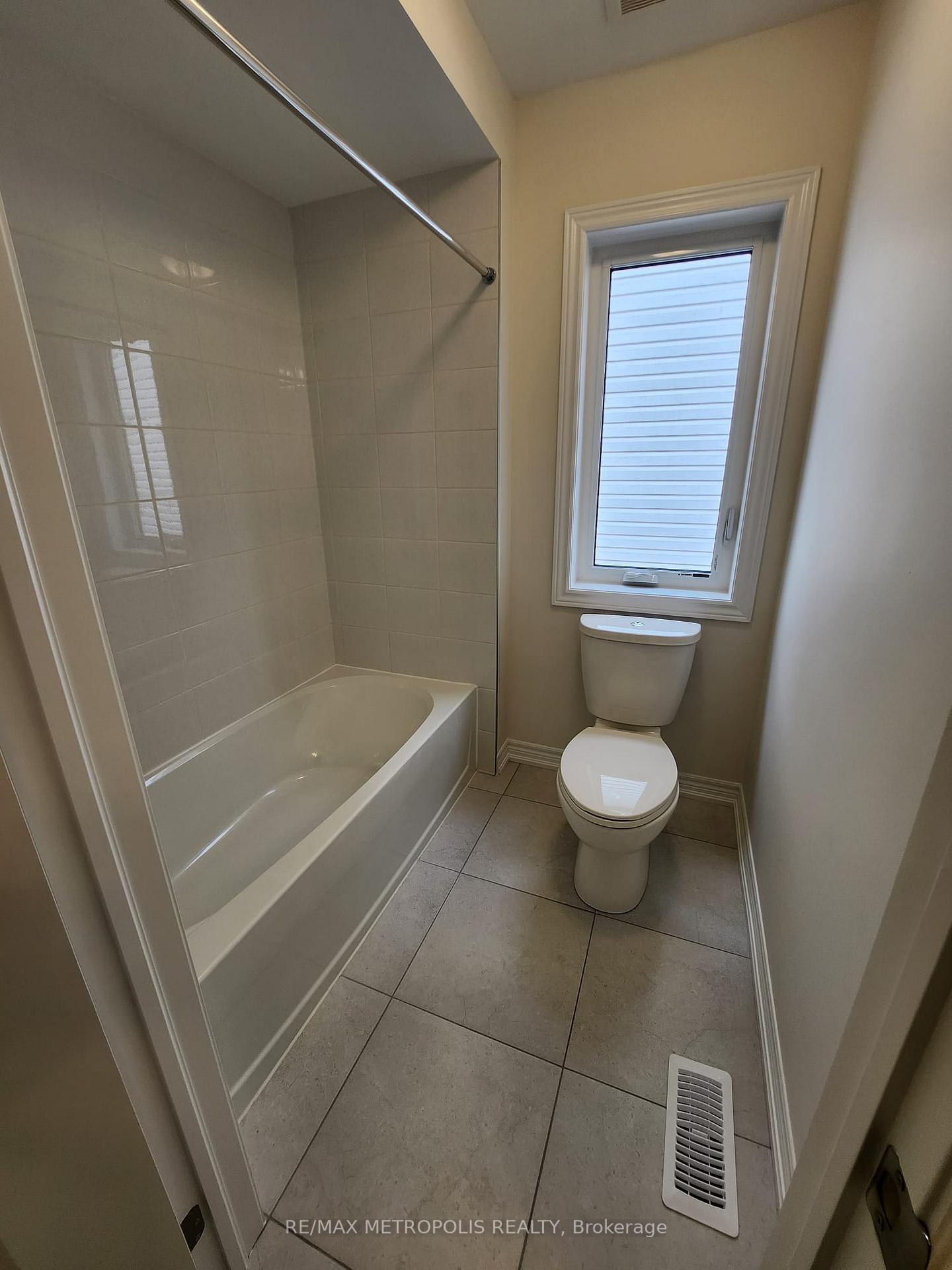 Photo 14 of 15 Georgina Street, Kitchener, Pioneer Park/Doon/Wyldwoods — HOMEH