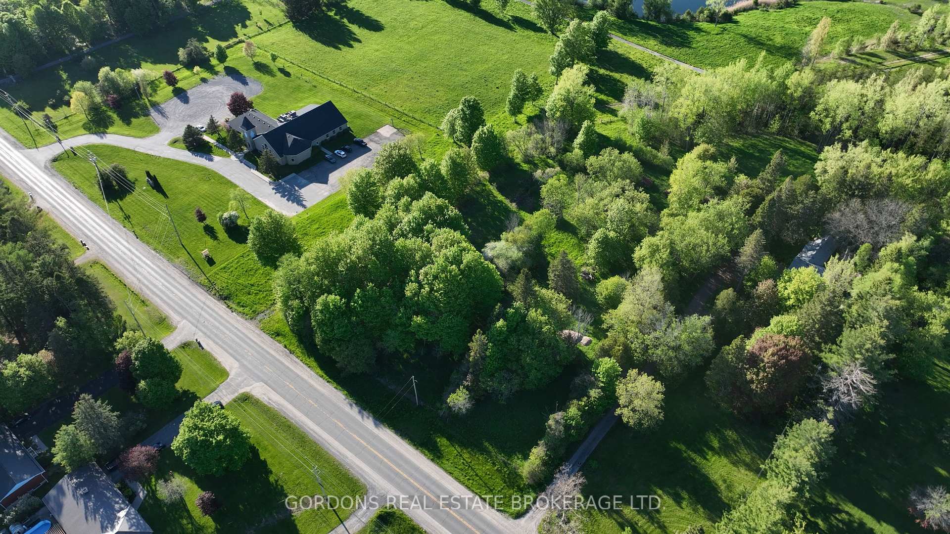 Photo 4 of 1000 Unity Road, Kingston, City North of 401 — HOMEH