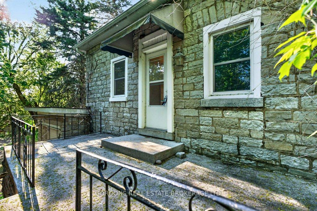 Photo 30 of 1000 Unity Road, Kingston, City North of 401 — HOMEH