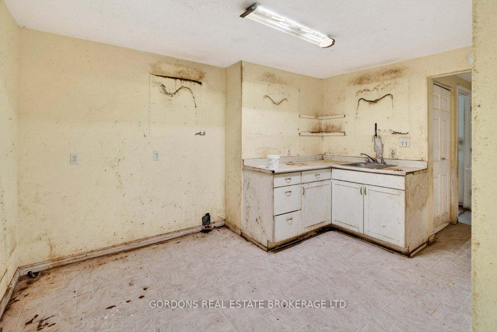 Photo 31 of 1000 Unity Road, Kingston, City North of 401 — HOMEH
