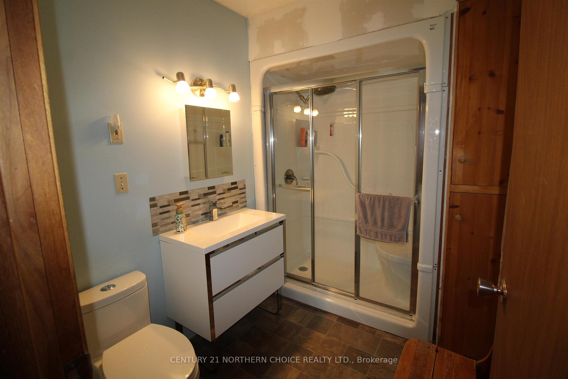 Photo 10 of 523 Lake Street, Kenora, Keewatin — HOMEH