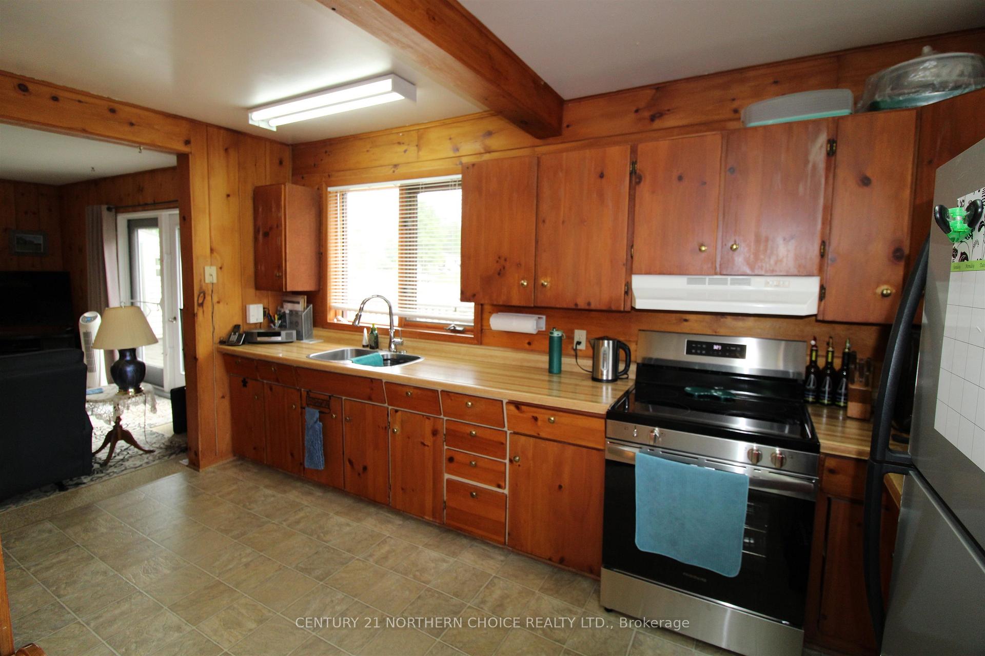 Photo 13 of 523 Lake Street, Kenora, Keewatin — HOMEH