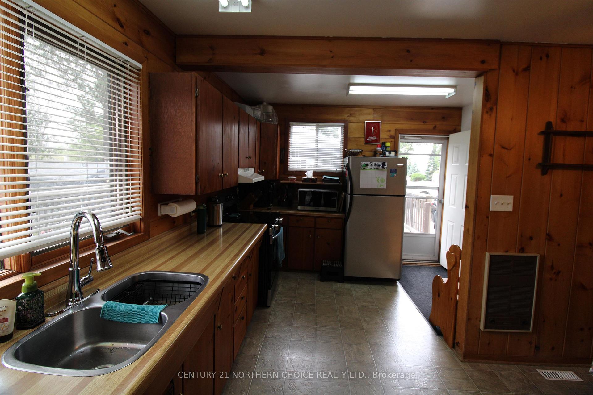 Photo 15 of 523 Lake Street, Kenora, Keewatin — HOMEH