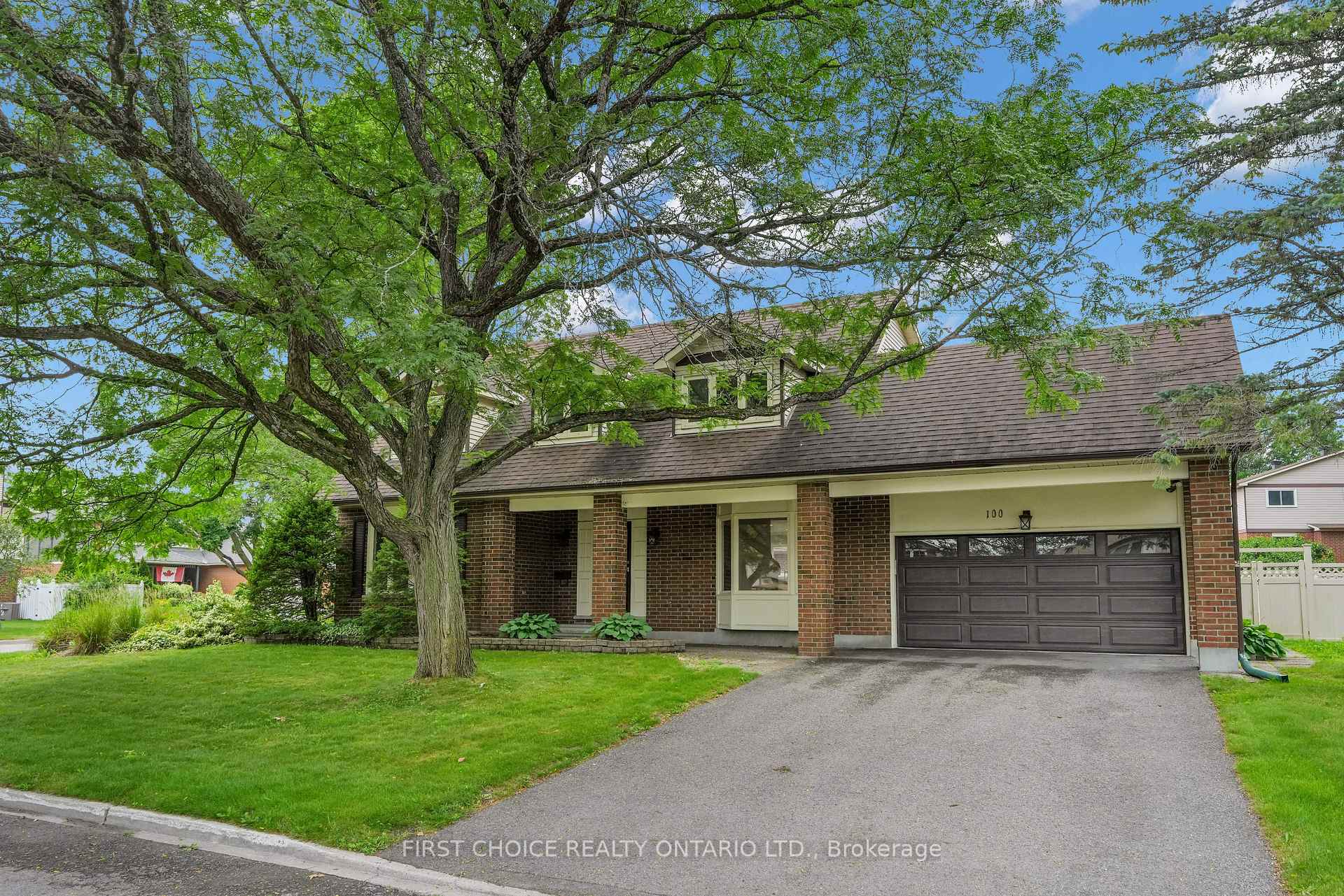 Photo 3 of 100 Waxwing Drive, Ottawa, Hunt Club/Western Community — HOMEH