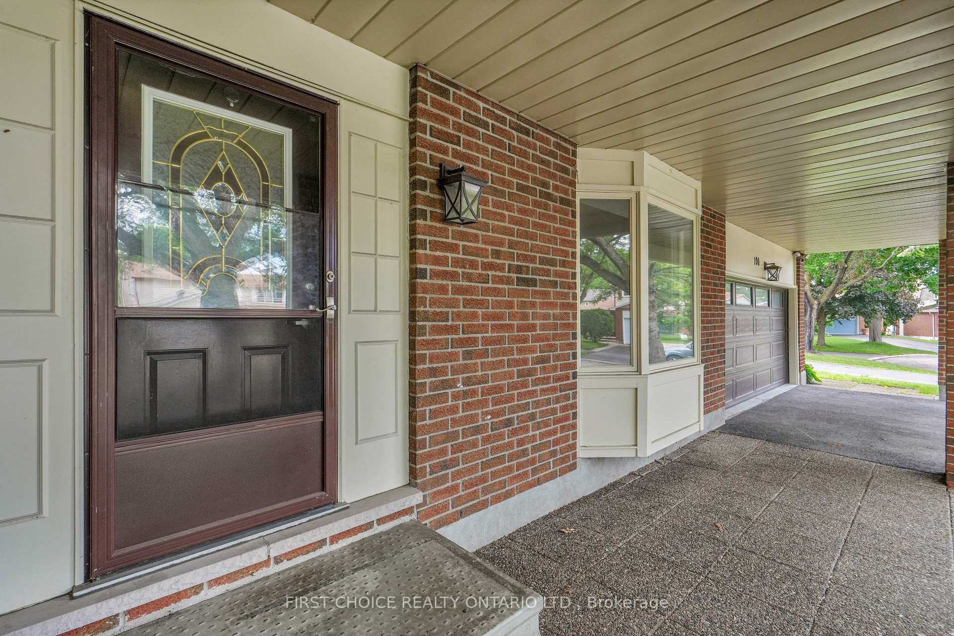 Photo 4 of 100 Waxwing Drive, Ottawa, Hunt Club/Western Community — HOMEH