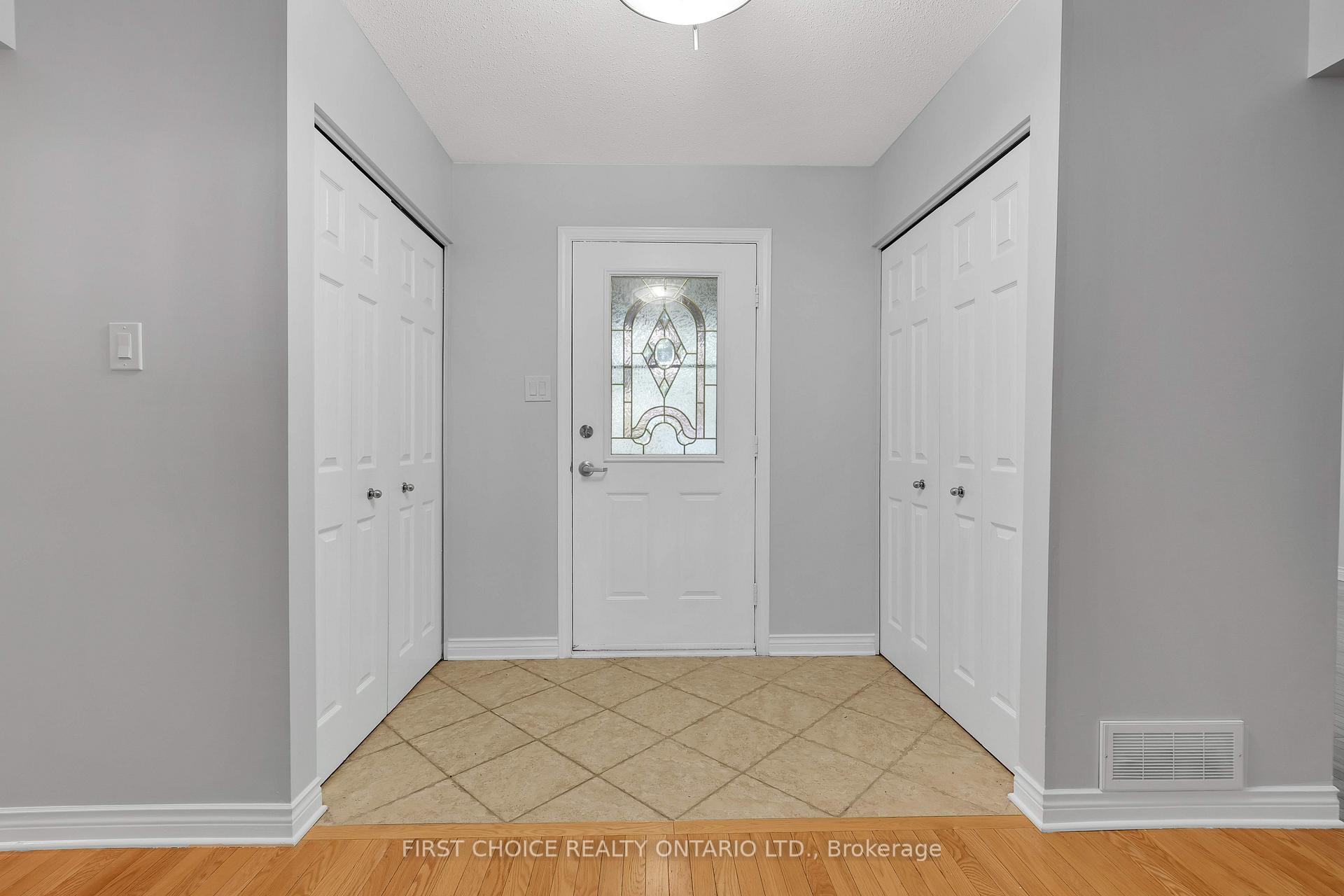 Photo 5 of 100 Waxwing Drive, Ottawa, Hunt Club/Western Community — HOMEH