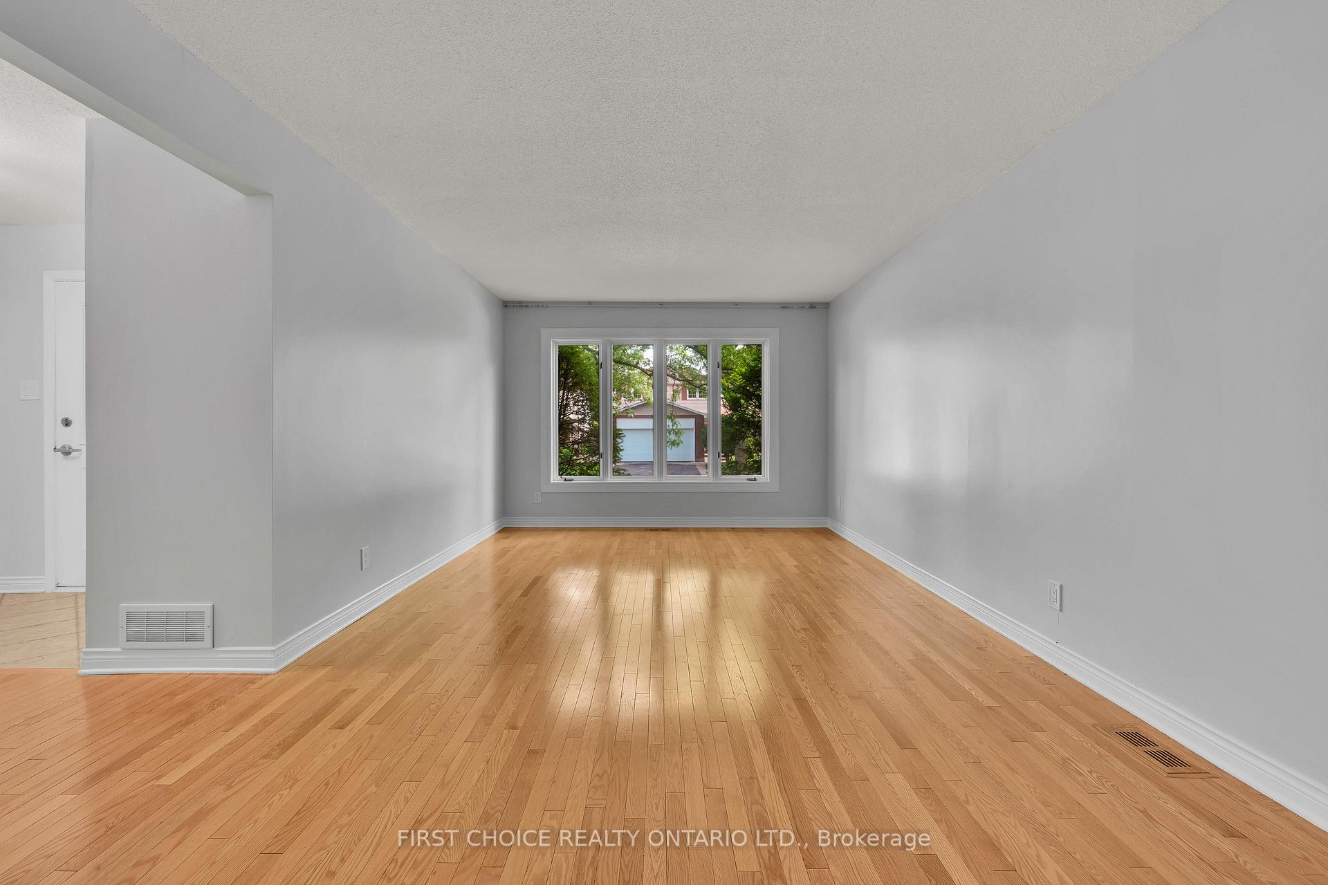 Photo 12 of 100 Waxwing Drive, Ottawa, Hunt Club/Western Community — HOMEH