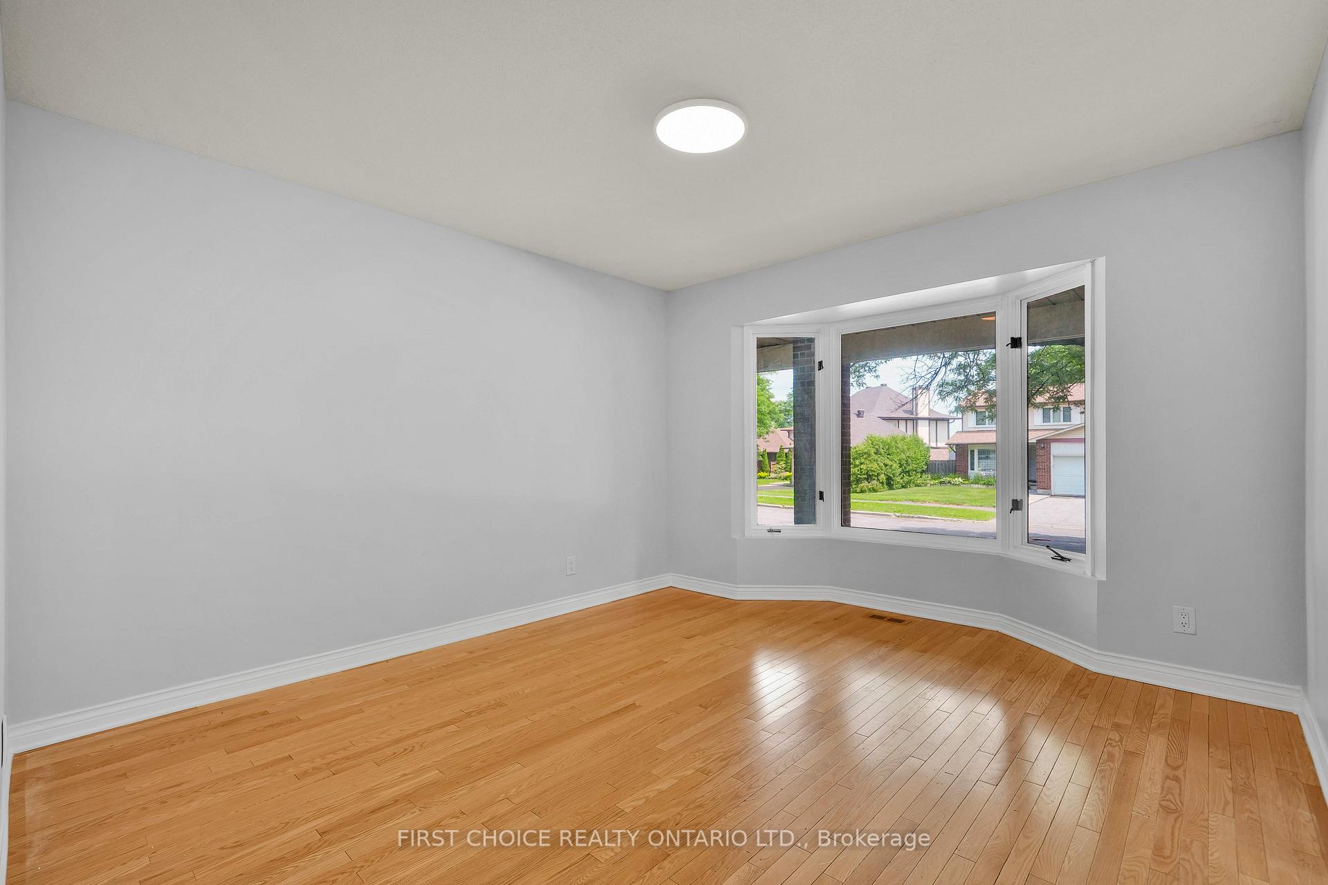Photo 14 of 100 Waxwing Drive, Ottawa, Hunt Club/Western Community — HOMEH