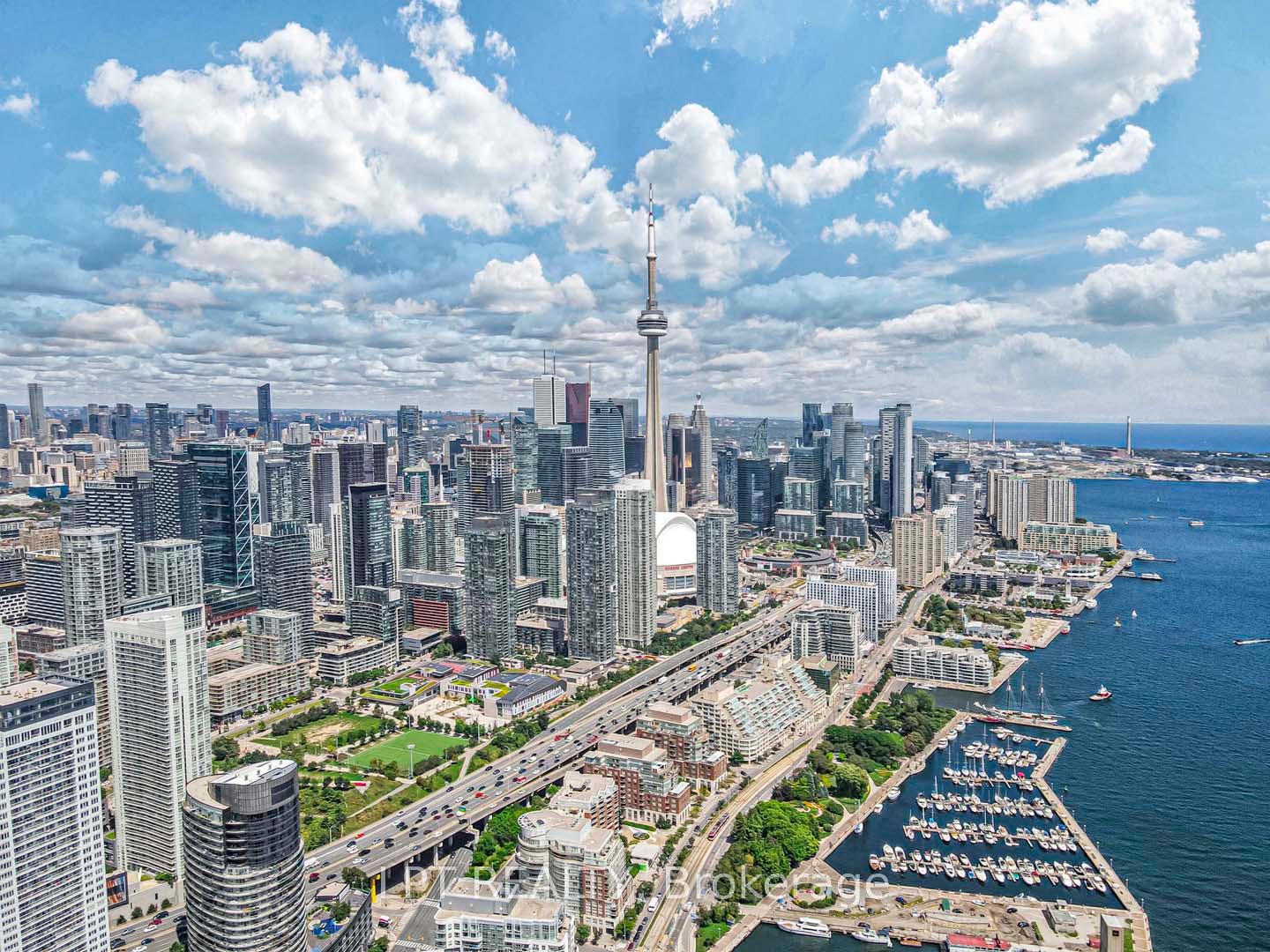 Photo 3 of Unit 217, 215 Fort York Boulevard, Toronto, Niagara — HOMEH