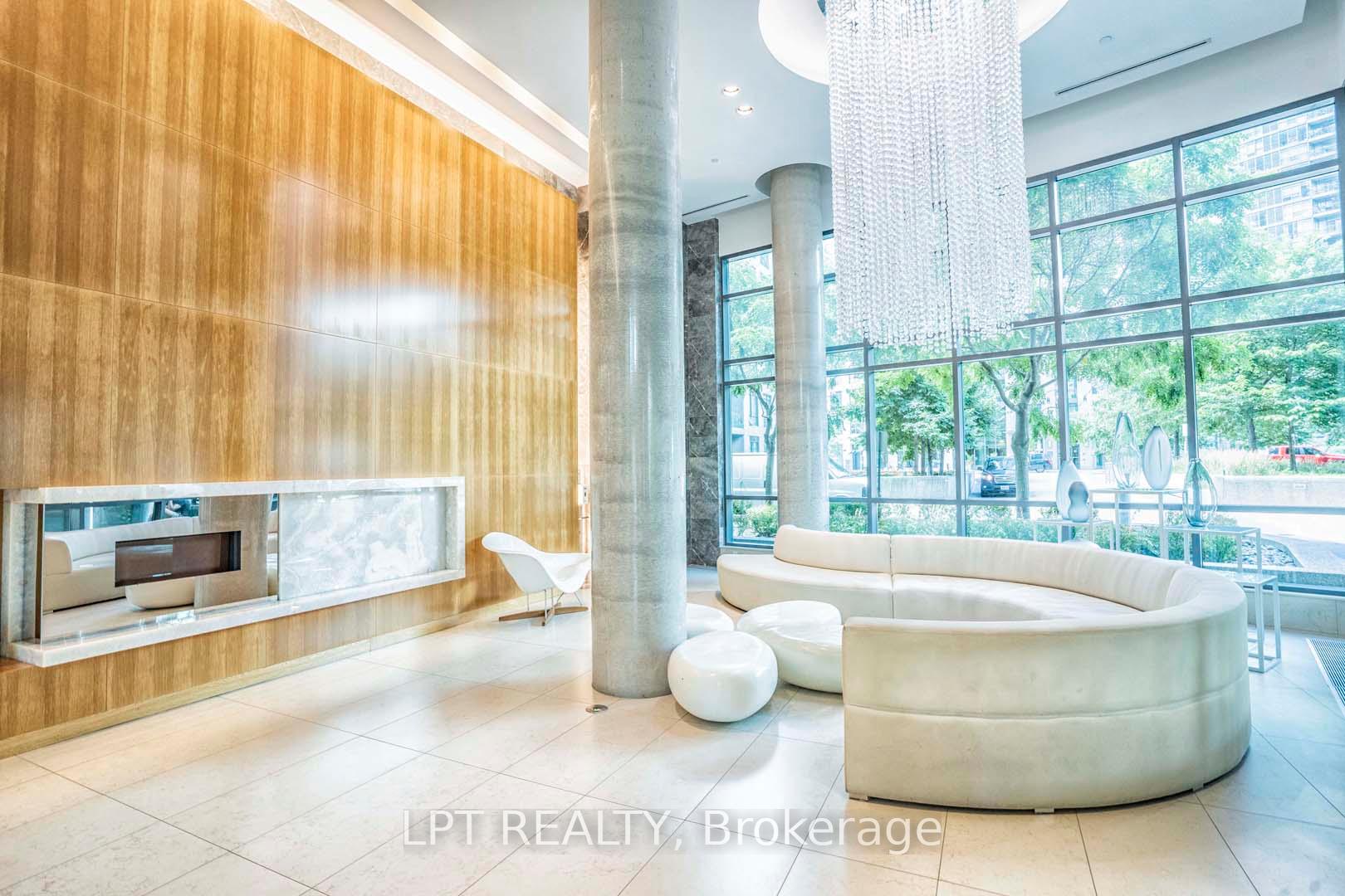 Photo 6 of Unit 217, 215 Fort York Boulevard, Toronto, Niagara — HOMEH