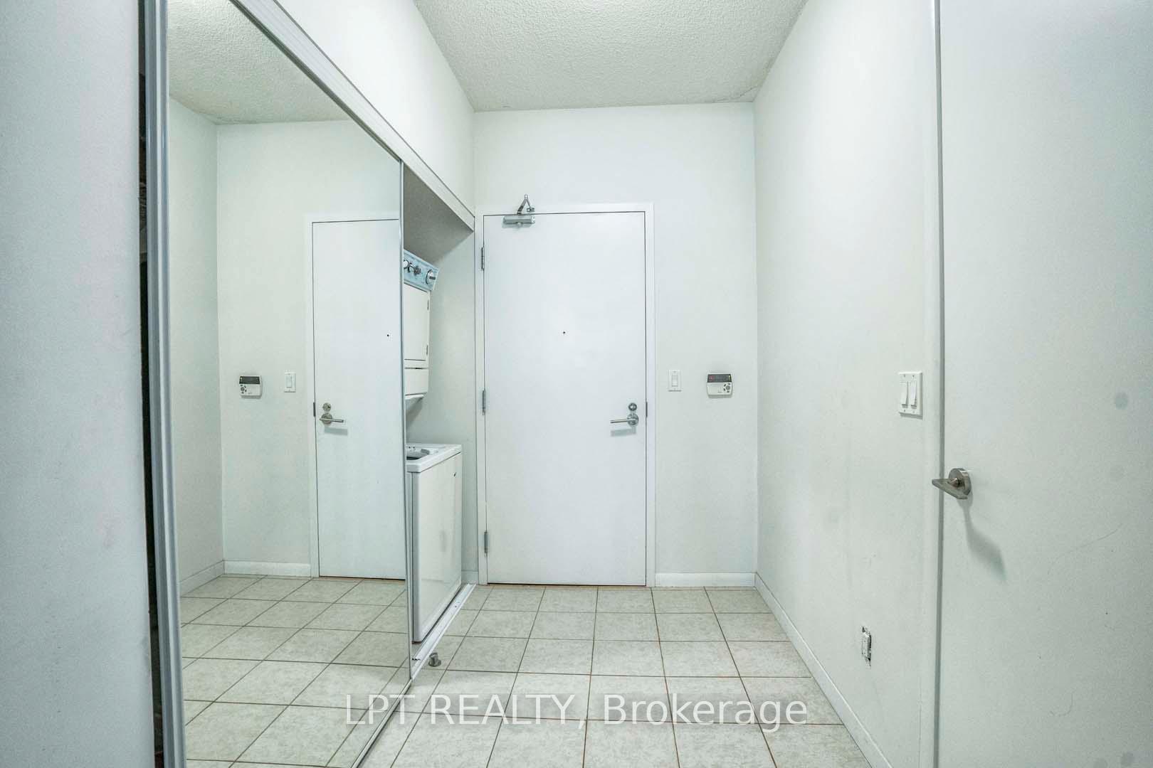 Photo 8 of Unit 217, 215 Fort York Boulevard, Toronto, Niagara — HOMEH