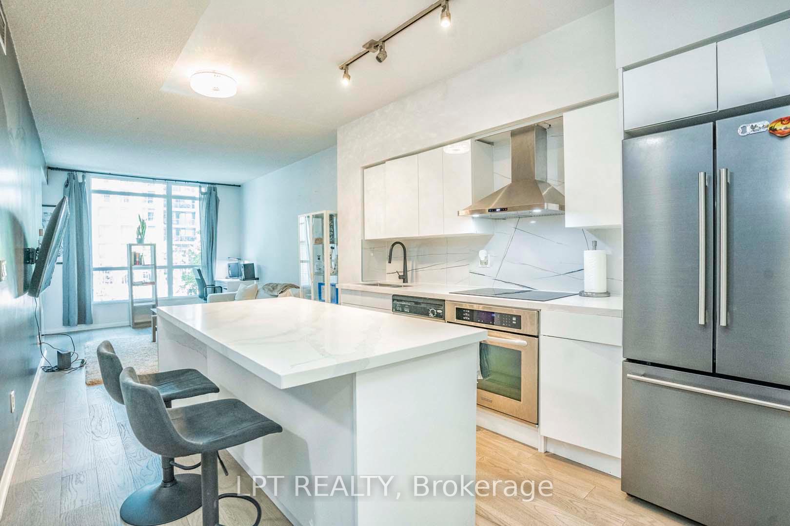 Photo 10 of Unit 217, 215 Fort York Boulevard, Toronto, Niagara — HOMEH