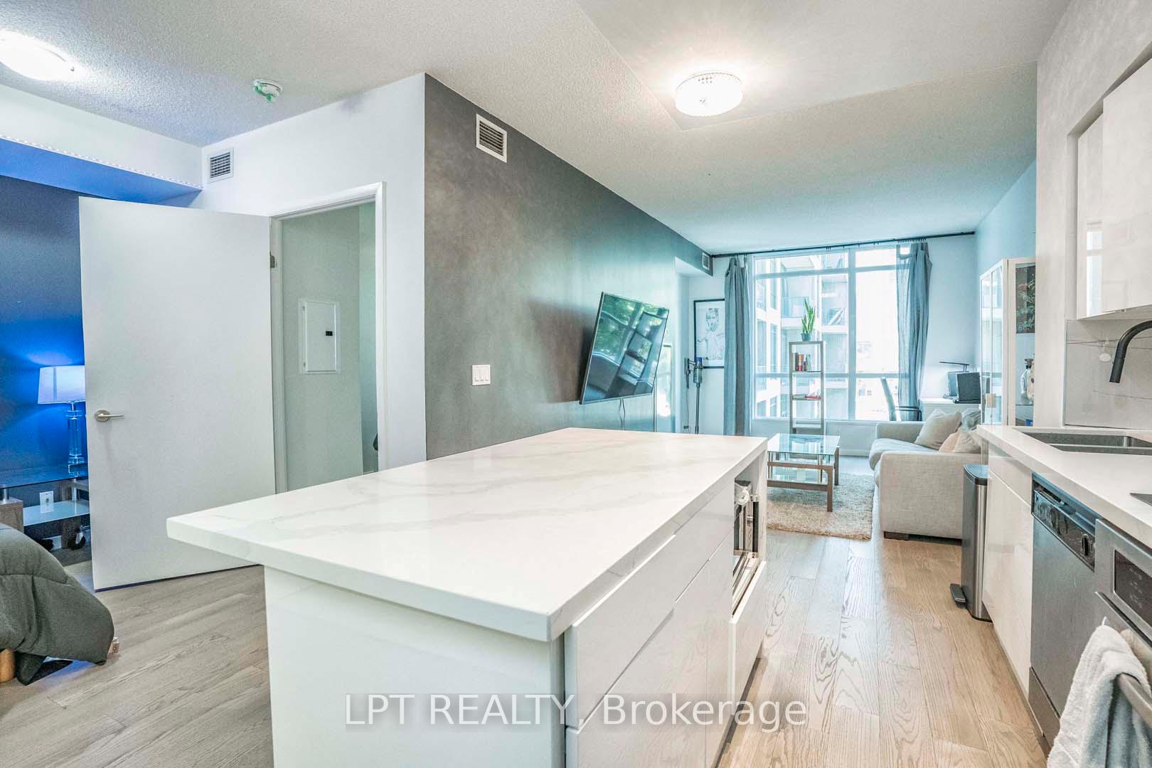 Photo 11 of Unit 217, 215 Fort York Boulevard, Toronto, Niagara — HOMEH