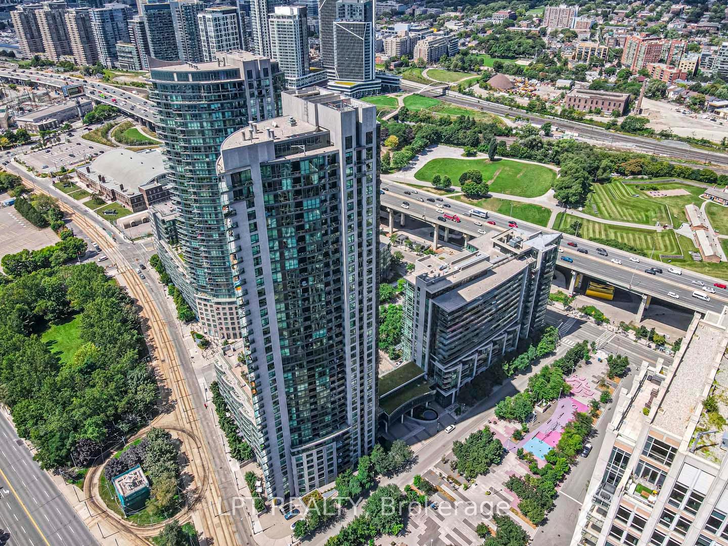 Photo 30 of Unit 217, 215 Fort York Boulevard, Toronto, Niagara — HOMEH