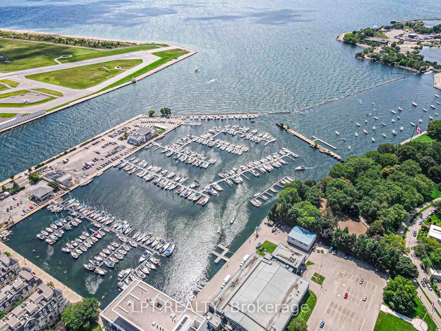 Photo 31 of Unit 217, 215 Fort York Boulevard, Toronto, Niagara — HOMEH